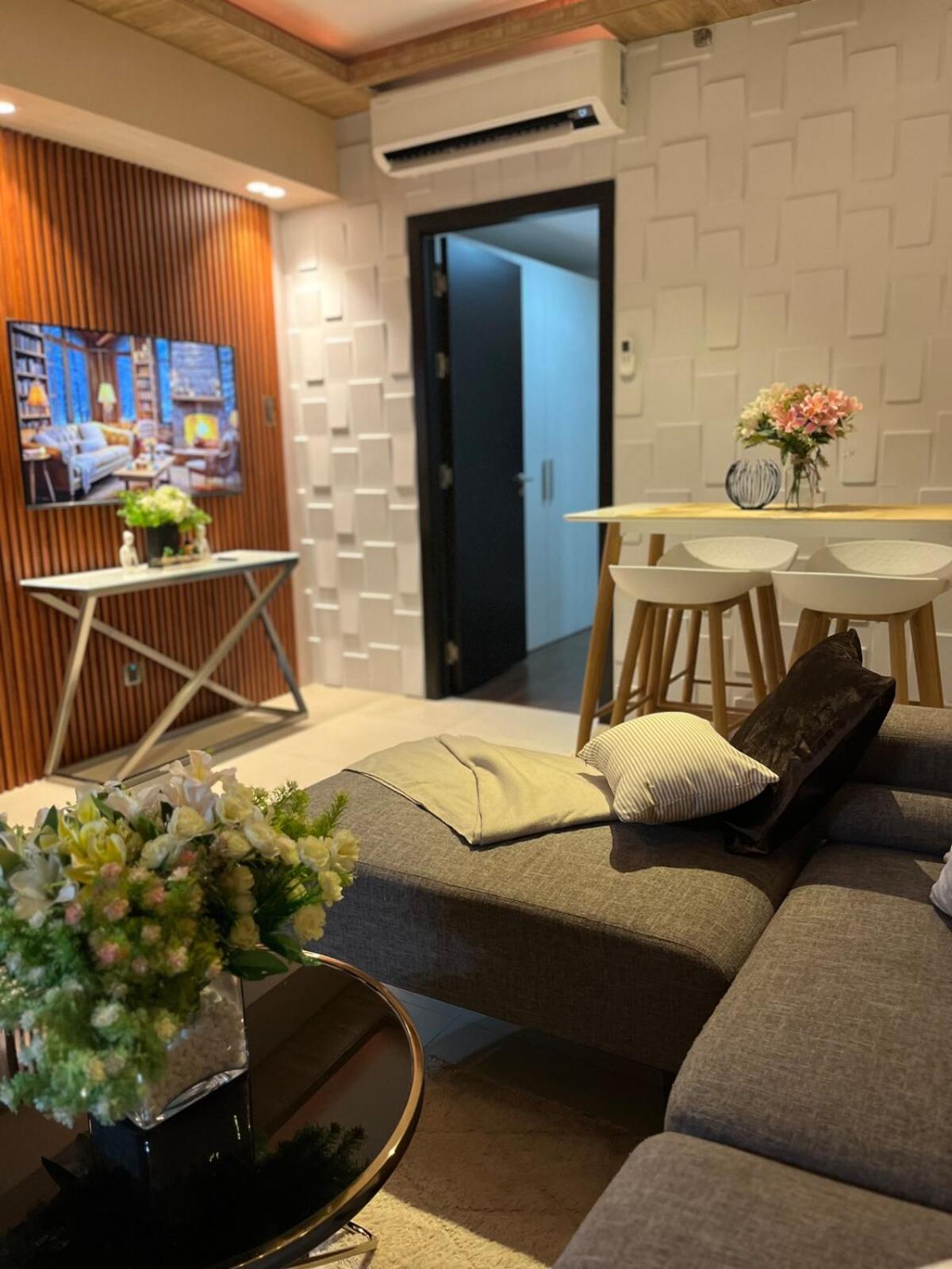 Modern & Cozy 1BR with City and Mt Apo View near Abreeza Mall