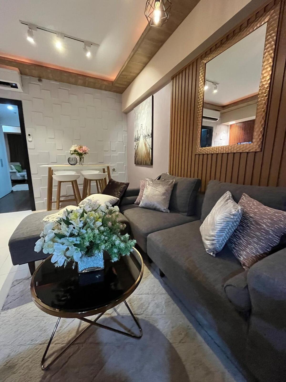 Modern & Cozy 1BR with City and Mt Apo View near Abreeza Mall