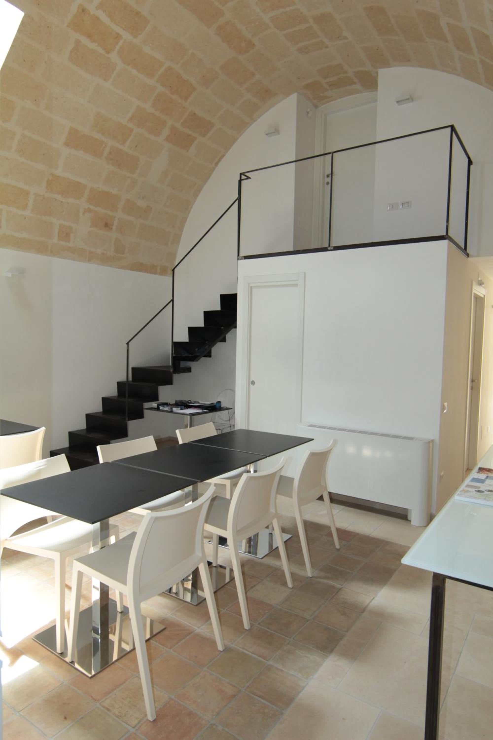 Lamia Room Rentals