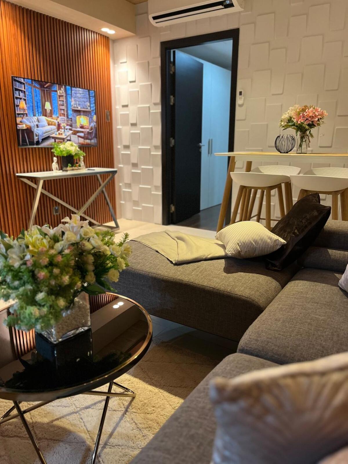 Modern & Cozy 1BR with City and Mt Apo View near Abreeza Mall
