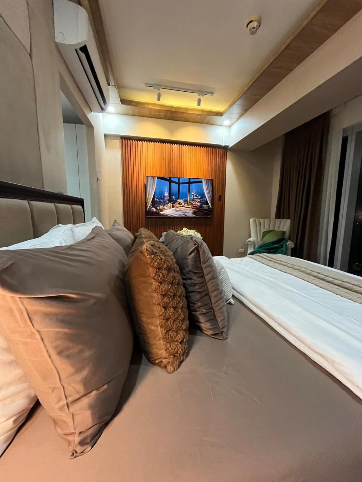 Modern & Cozy 1BR with City and Mt Apo View near Abreeza Mall