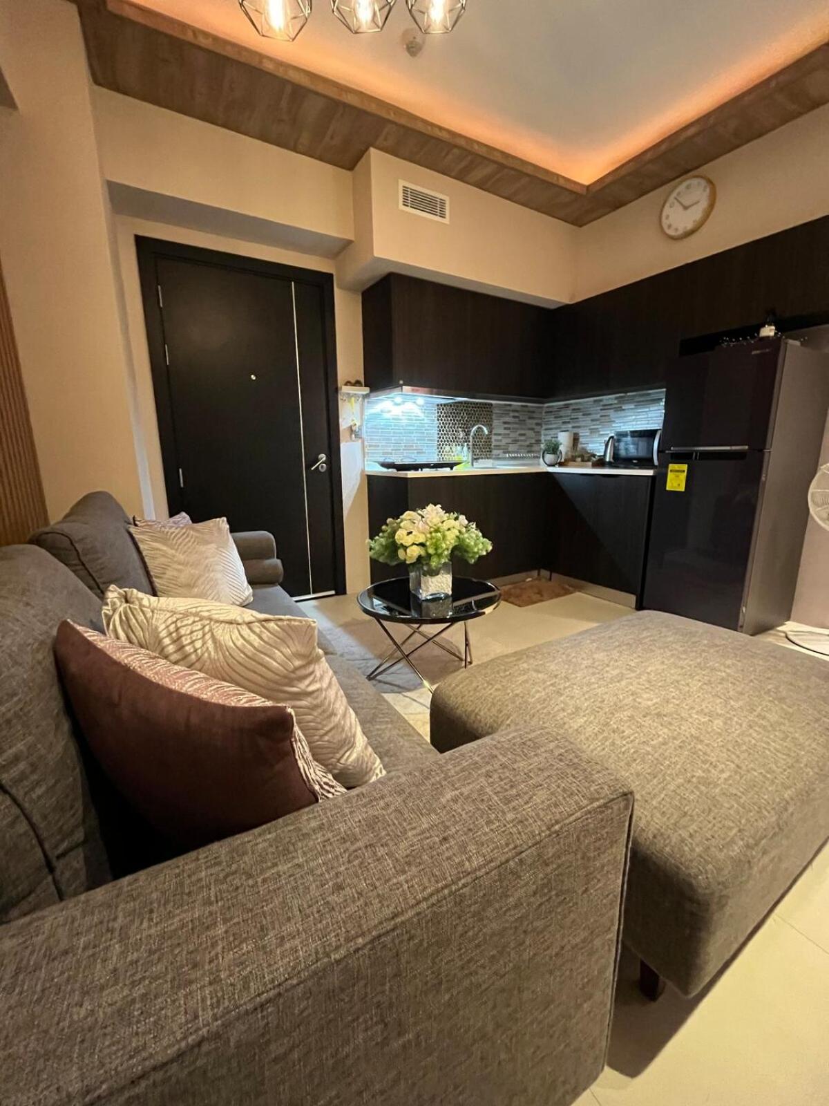 Modern & Cozy 1BR with City and Mt Apo View near Abreeza Mall