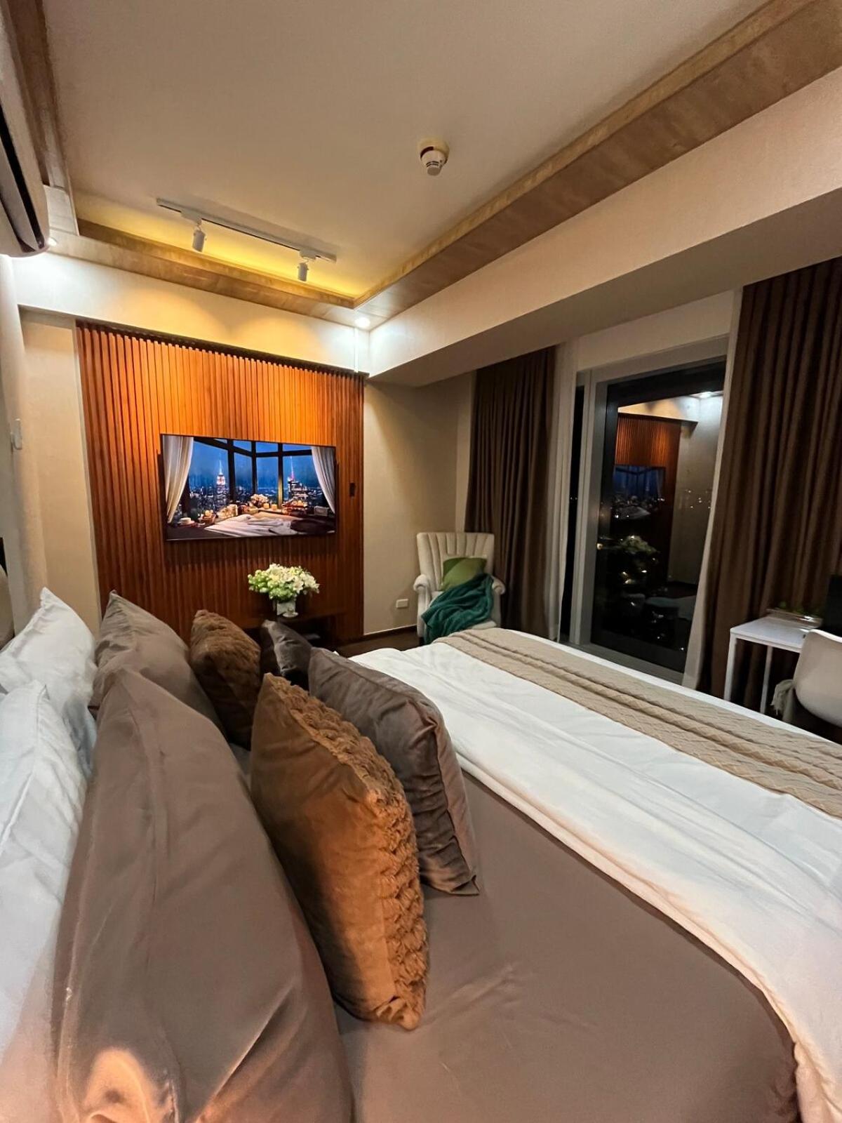 Modern & Cozy 1BR with City and Mt Apo View near Abreeza Mall