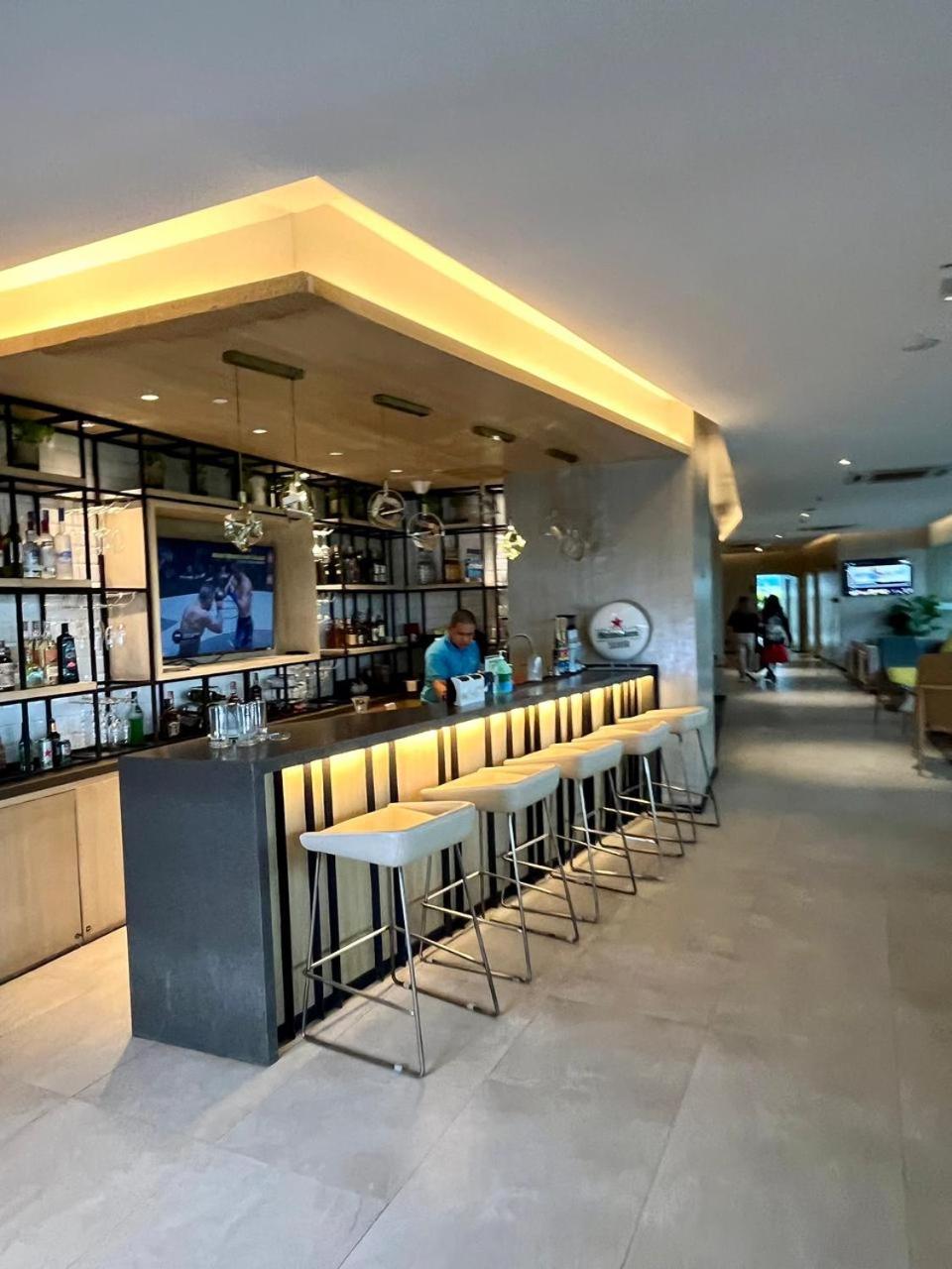 Modern & Cozy 1BR with City and Mt Apo View near Abreeza Mall