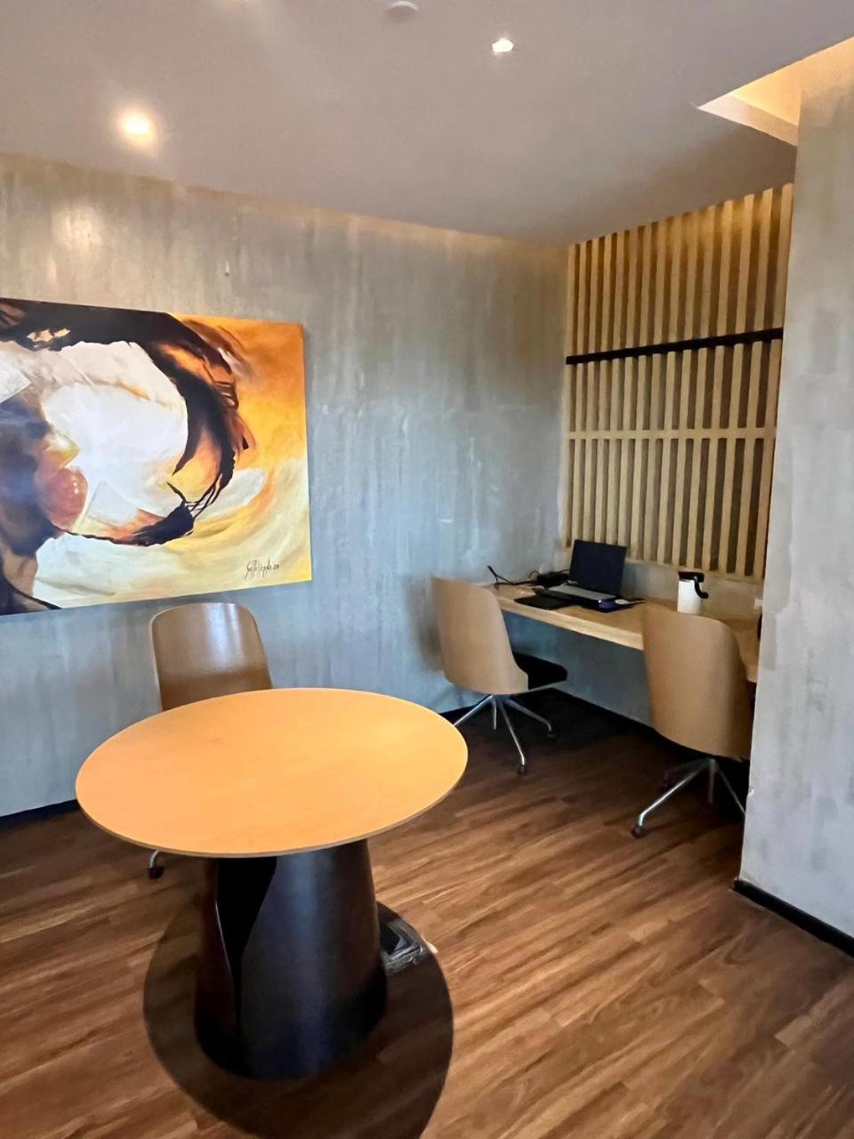 Modern & Cozy 1BR with City and Mt Apo View near Abreeza Mall