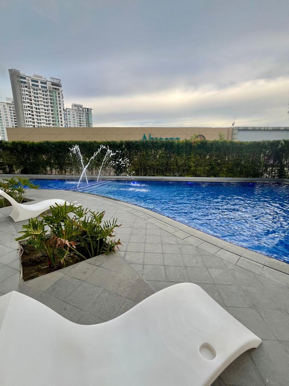 Modern & Cozy 1BR with City and Mt Apo View near Abreeza Mall