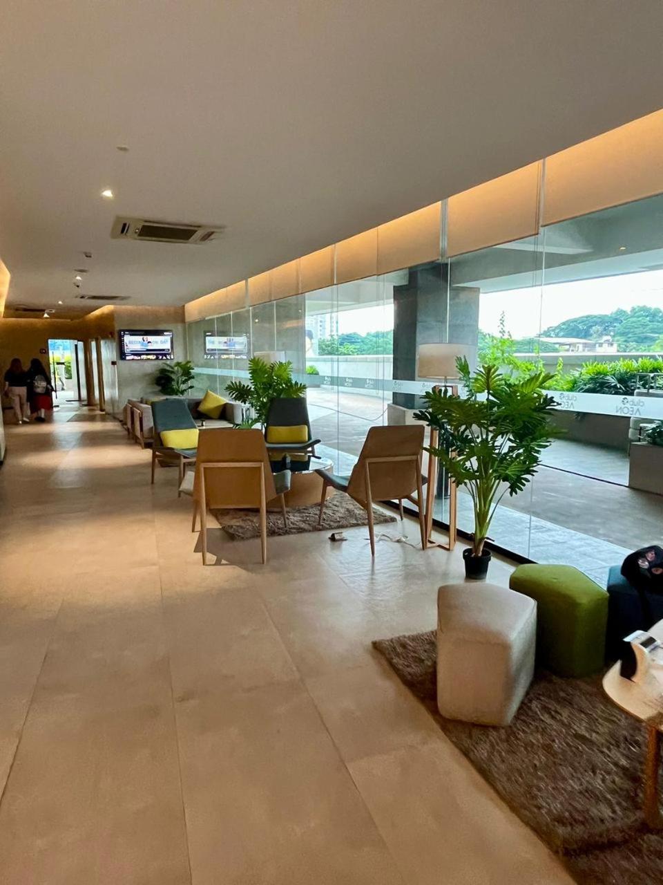 Modern & Cozy 1BR with City and Mt Apo View near Abreeza Mall
