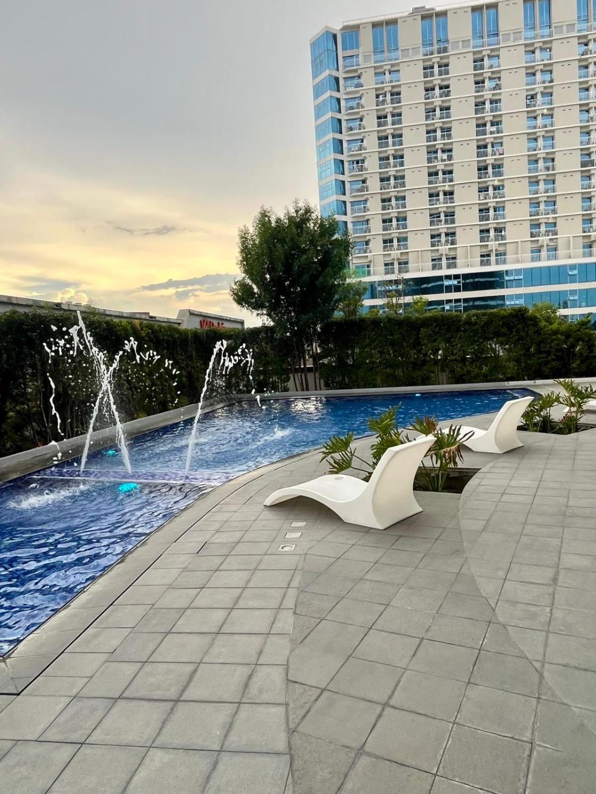 Modern & Cozy 1BR with City and Mt Apo View near Abreeza Mall