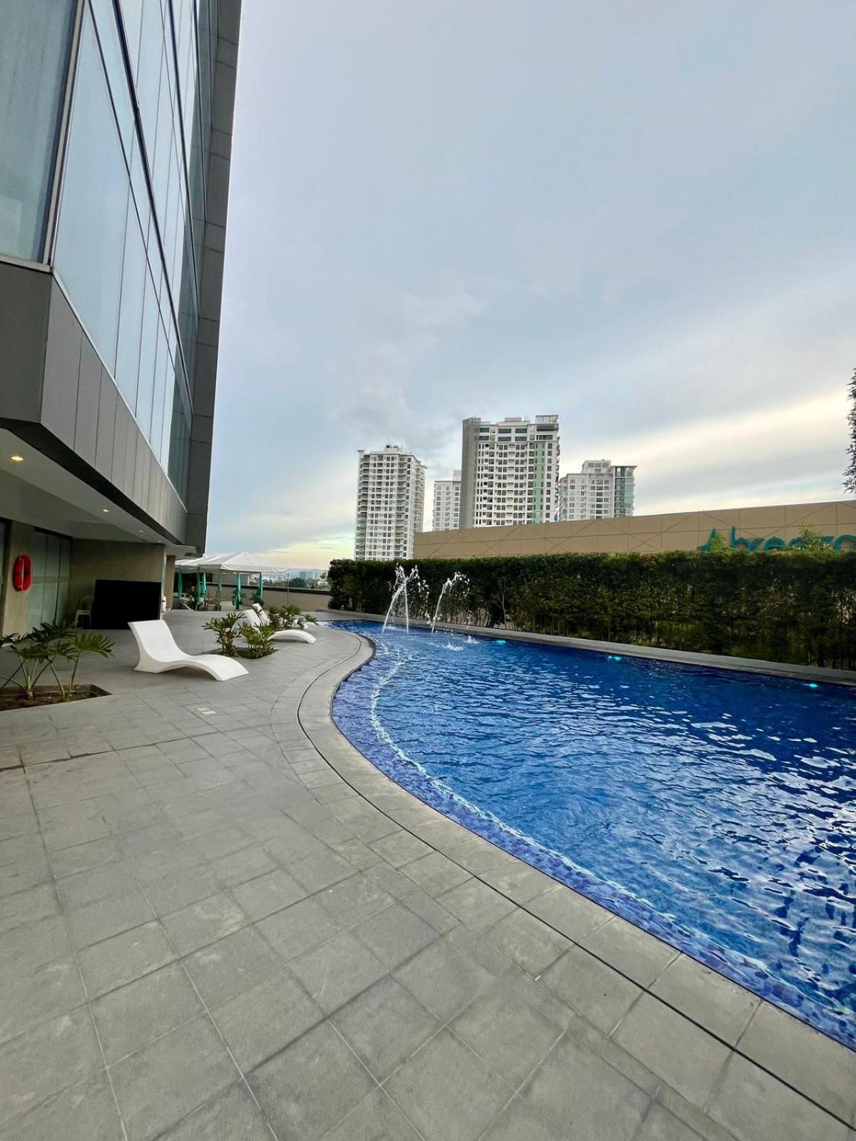 Modern & Cozy 1BR with City and Mt Apo View near Abreeza Mall