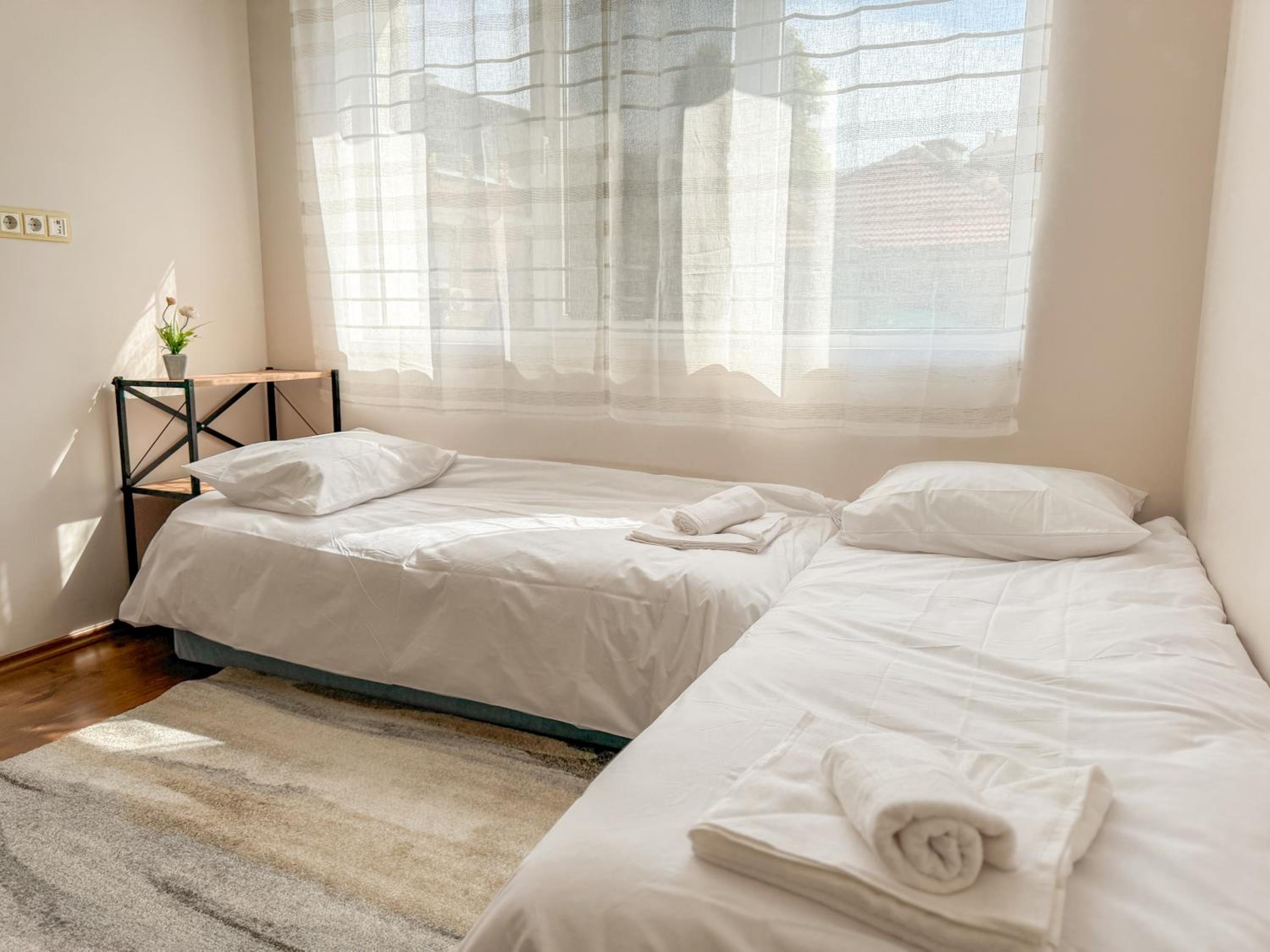 2BR Central and Cosy Trimonsium Apartment 5min from pedestrian street