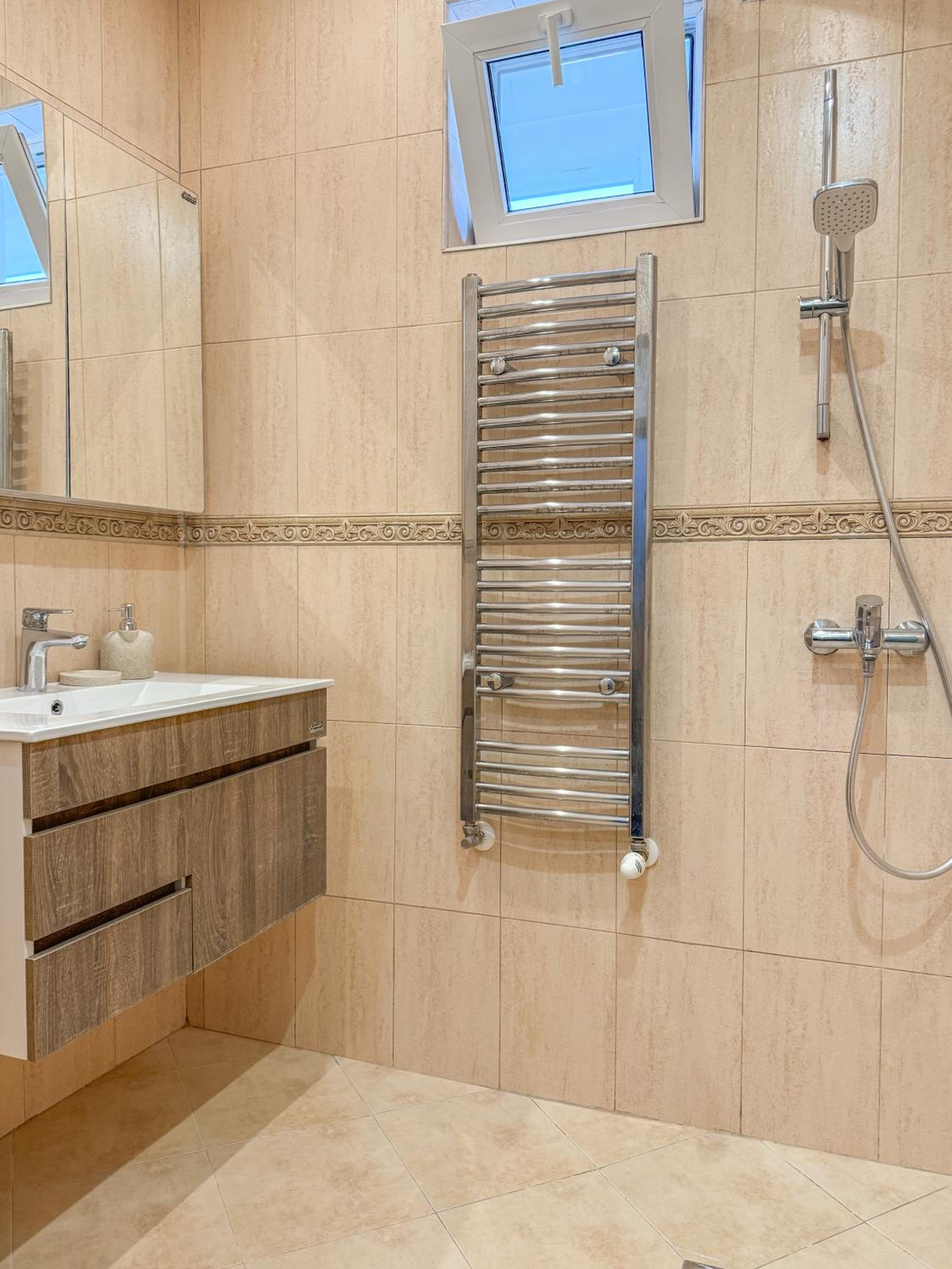 2BR Central and Cosy Trimonsium Apartment 5min from pedestrian street