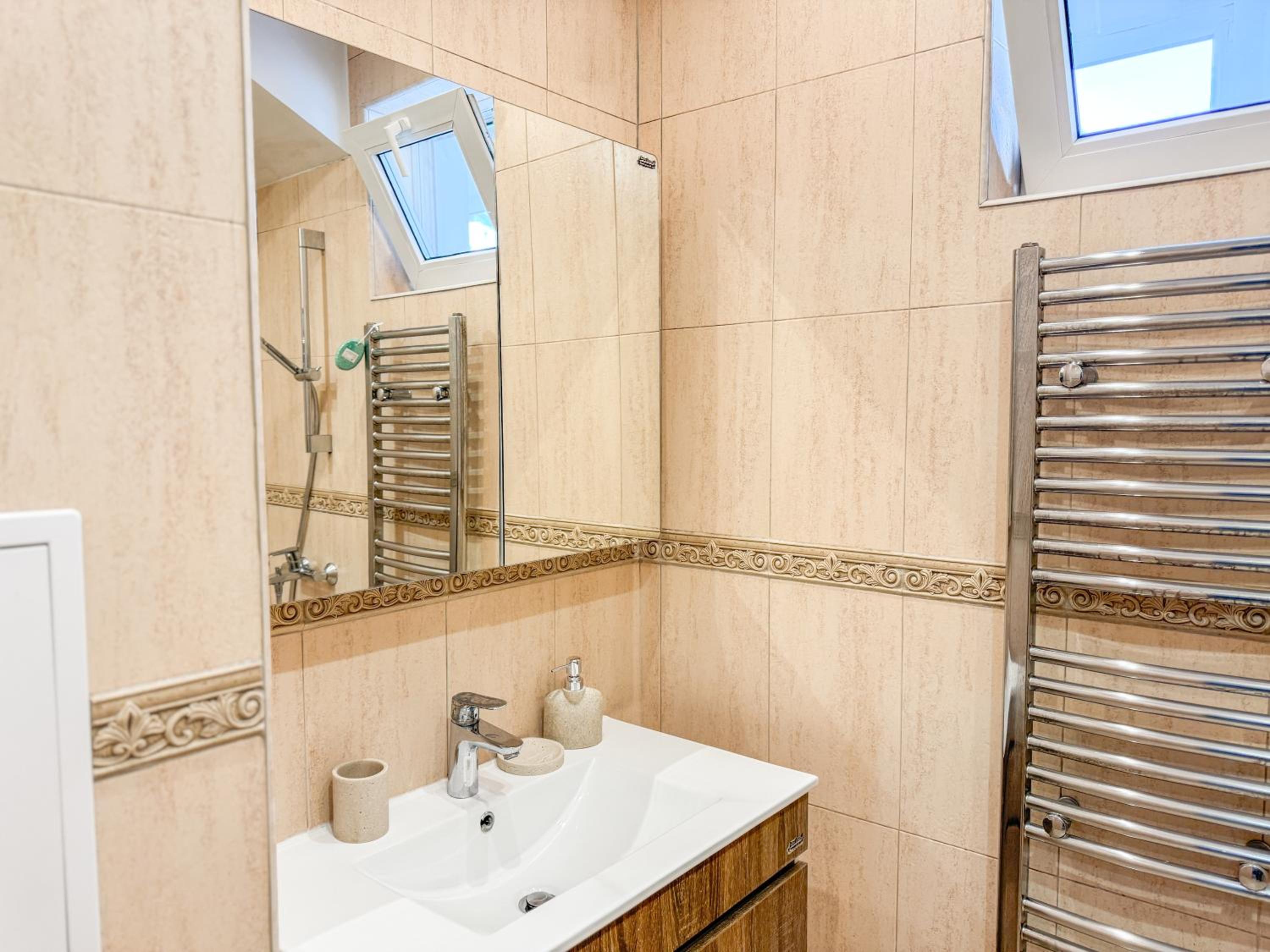 2BR Central and Cosy Trimonsium Apartment 5min from pedestrian street