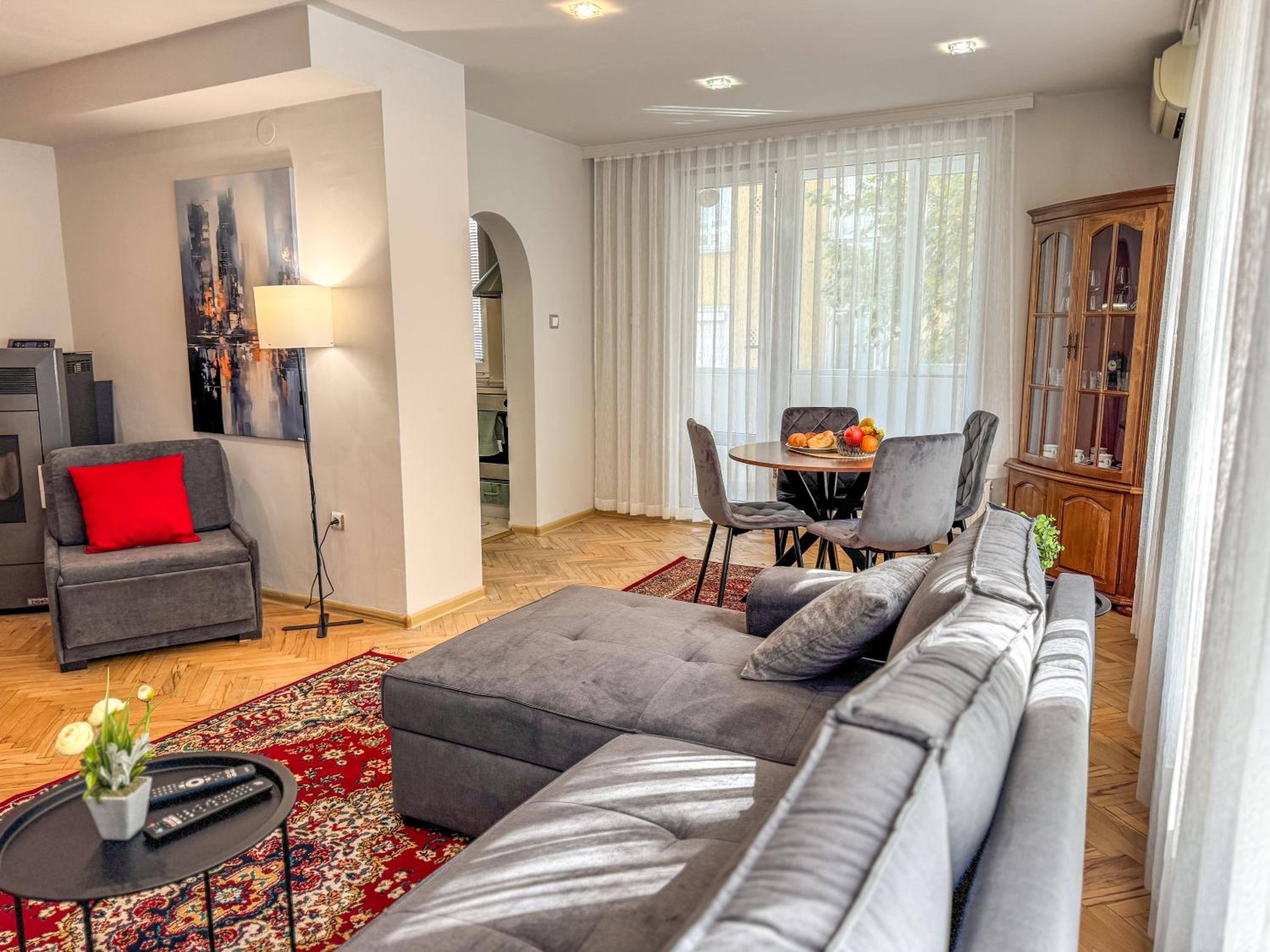 2BR Central and Cosy Trimonsium Apartment 5min from pedestrian street