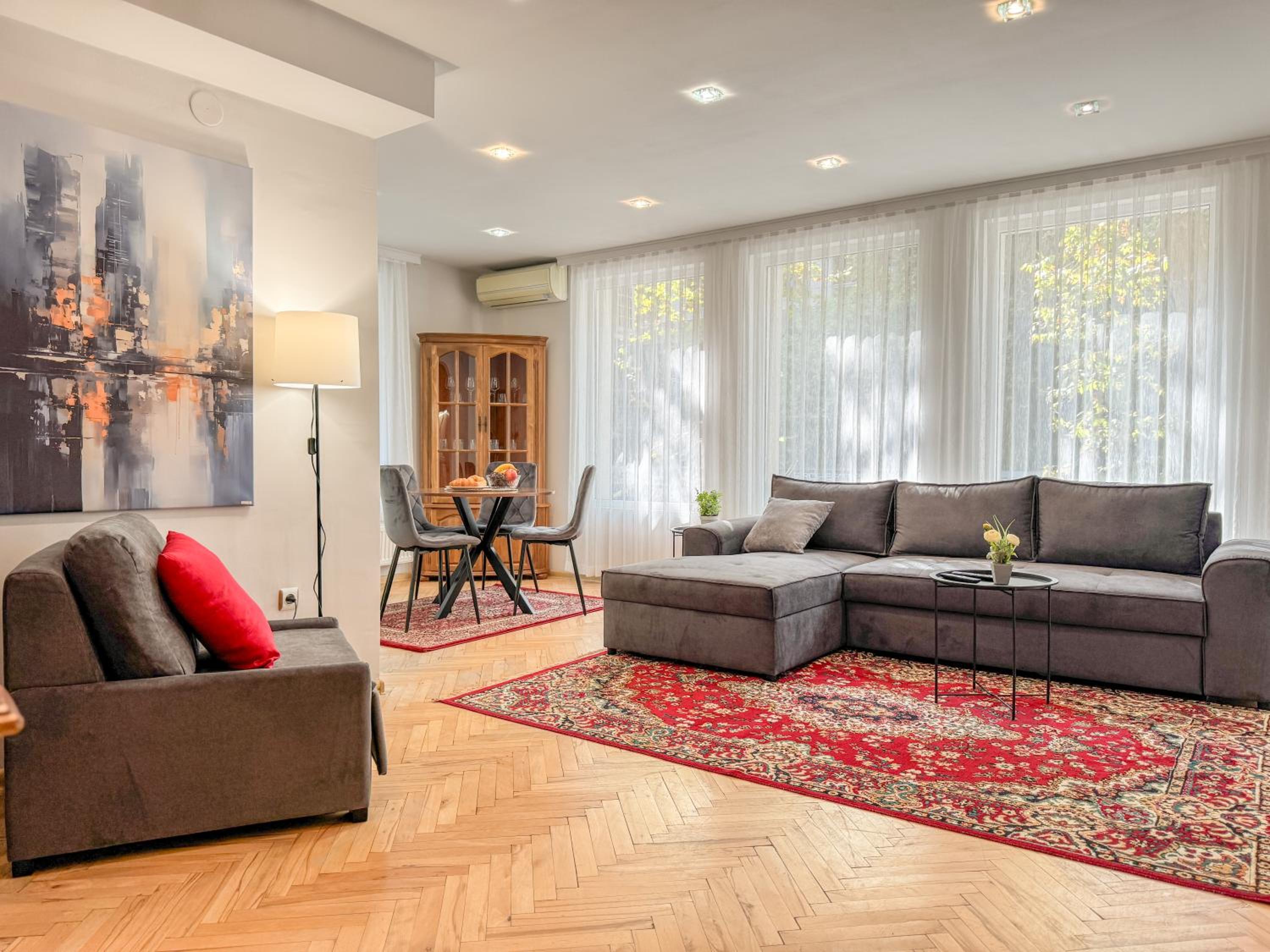 2BR Central and Cosy Trimonsium Apartment 5min from pedestrian street