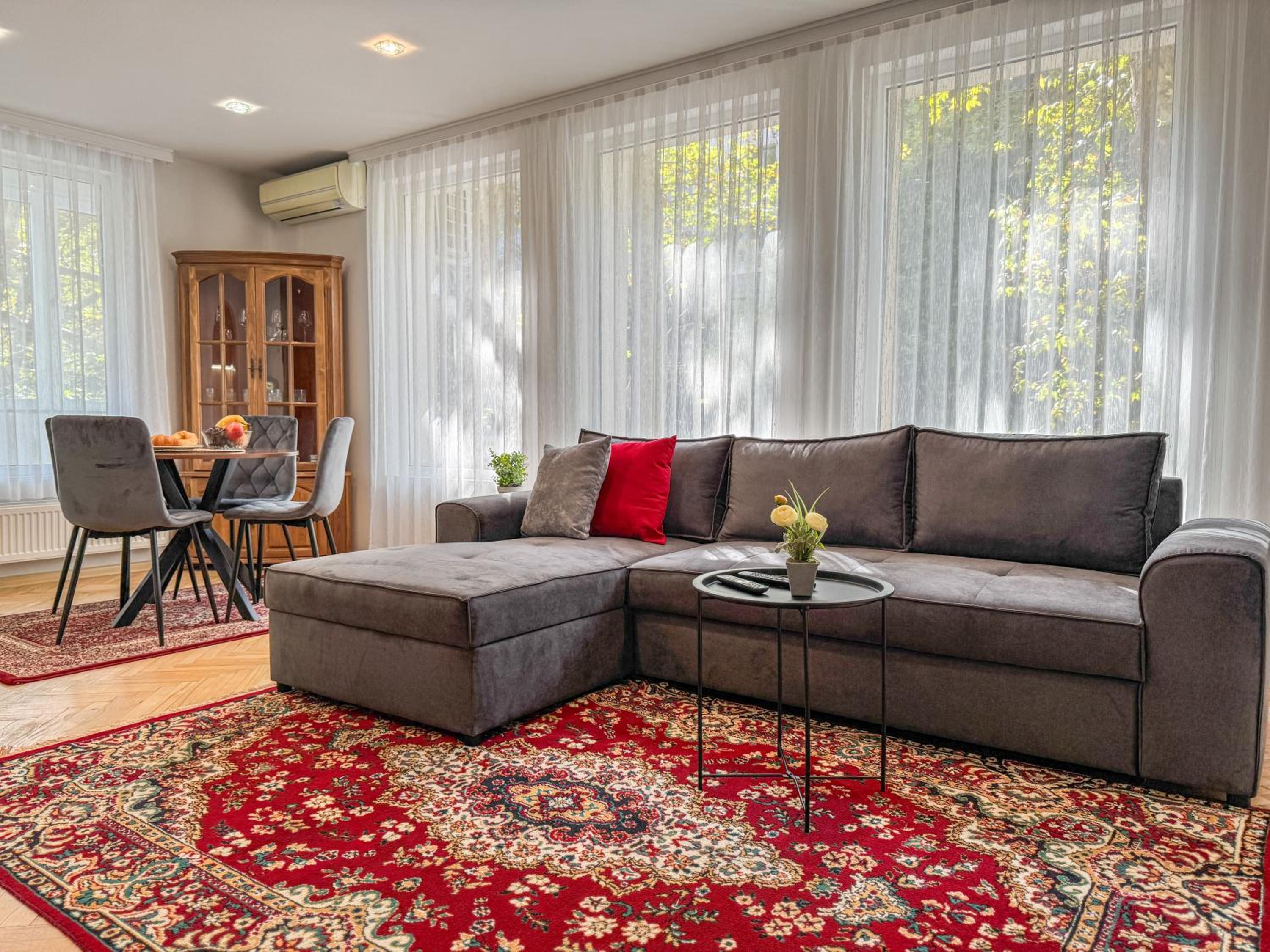 2BR Central and Cosy Trimonsium Apartment 5min from pedestrian street