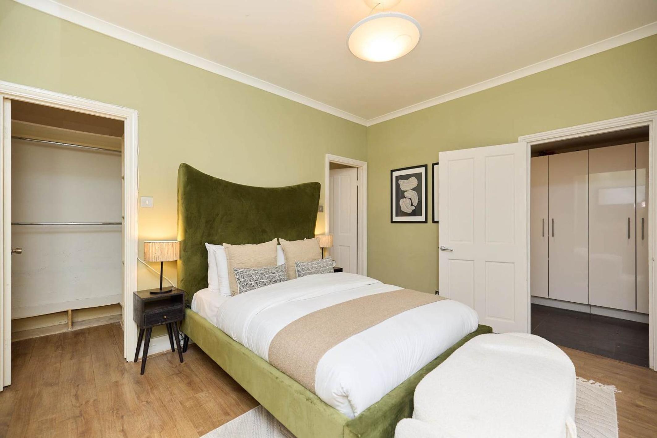 Kensington Garden Flat with Office & Outdoor Space