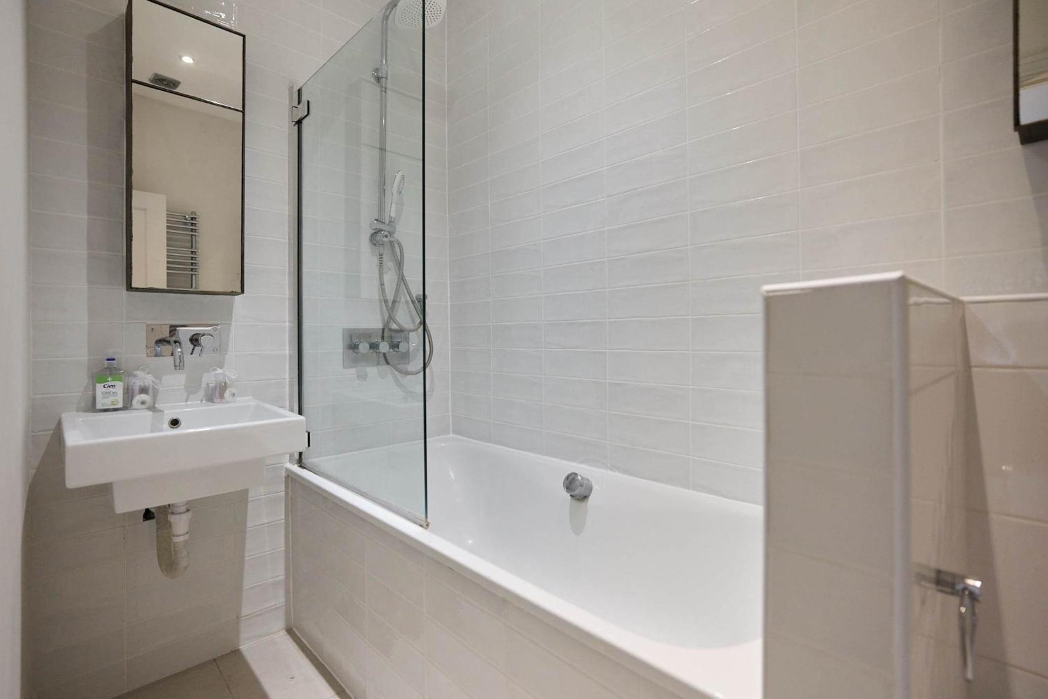 Kensington Garden Flat with Office & Outdoor Space