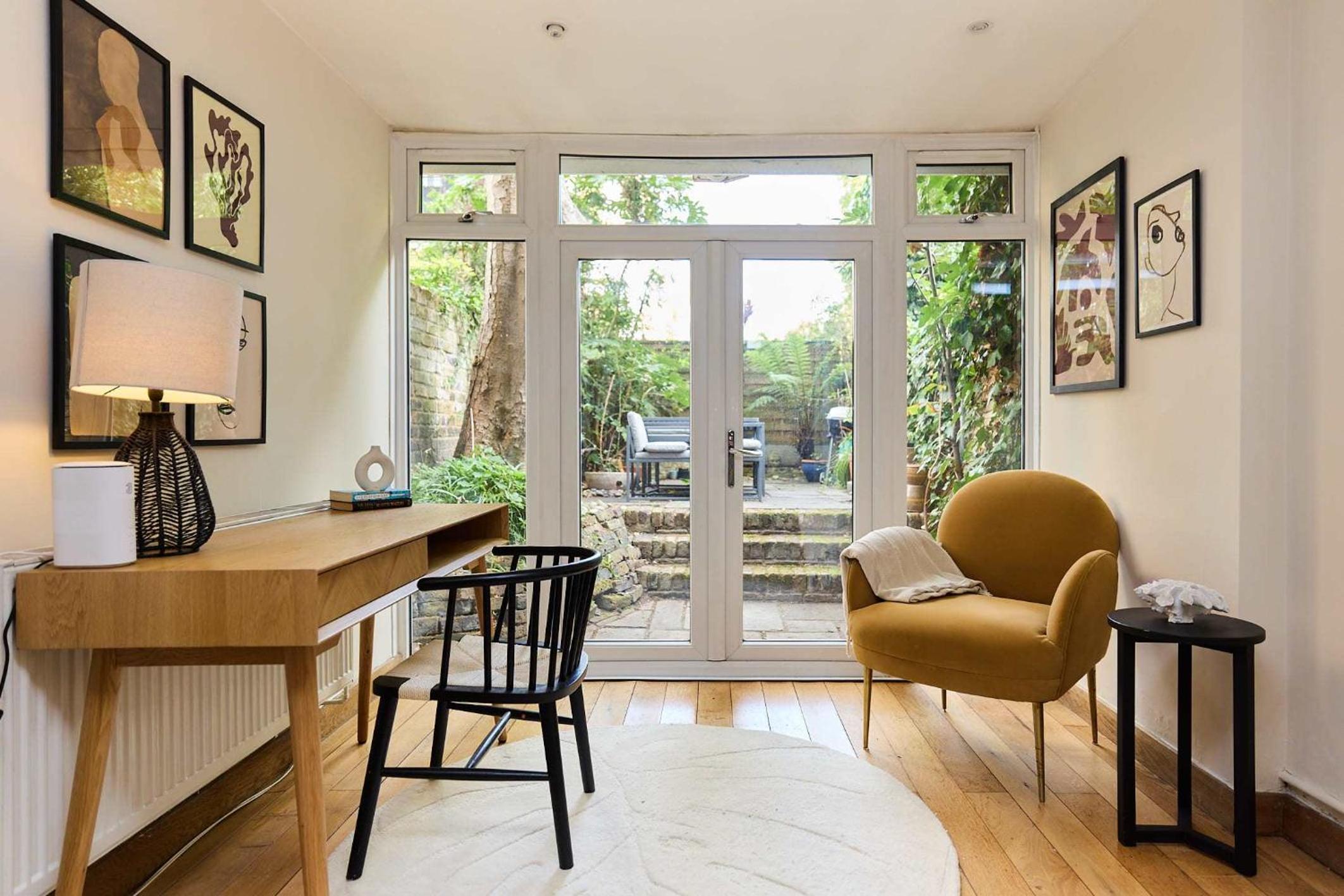 Kensington Garden Flat with Office & Outdoor Space