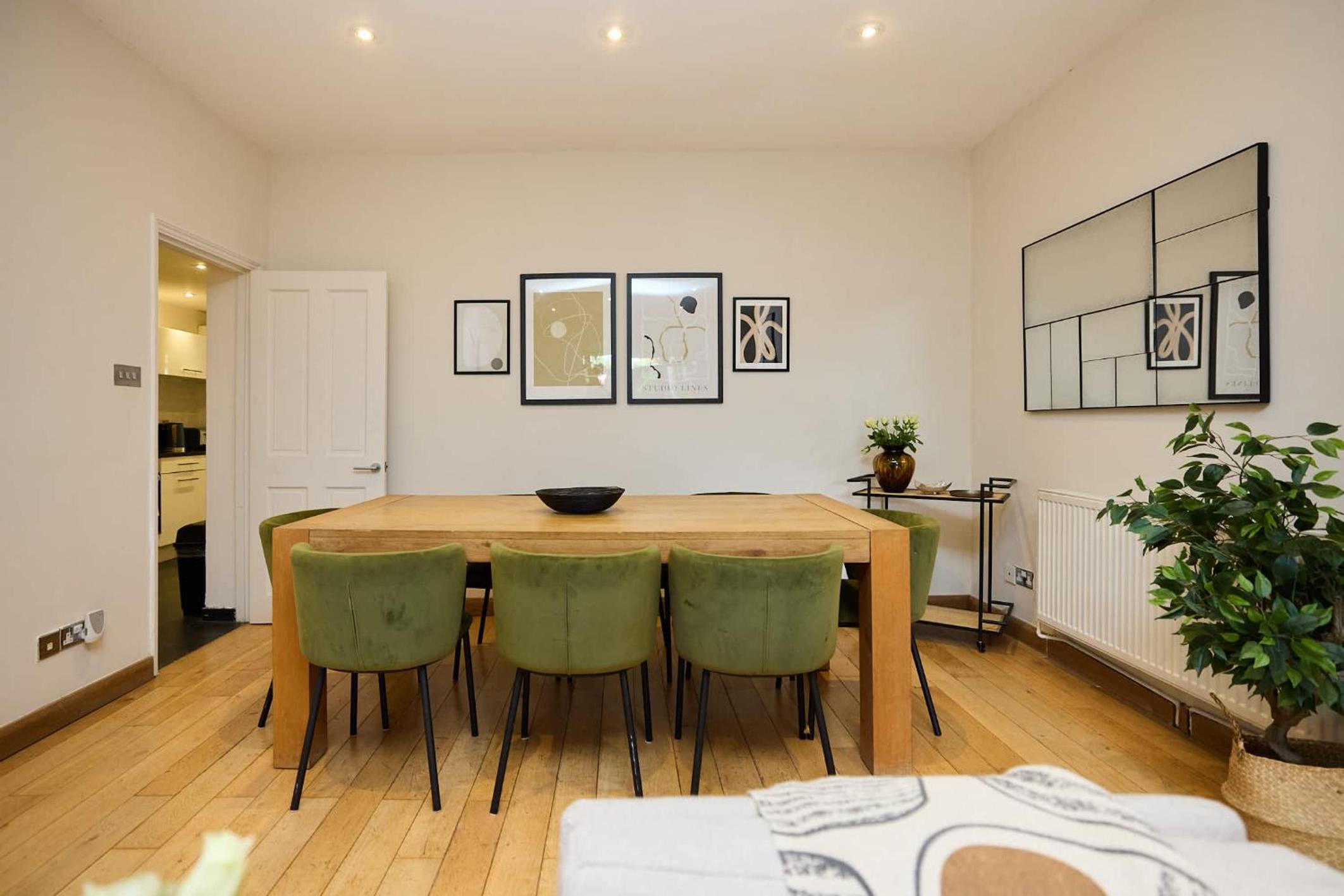 Kensington Garden Flat with Office & Outdoor Space