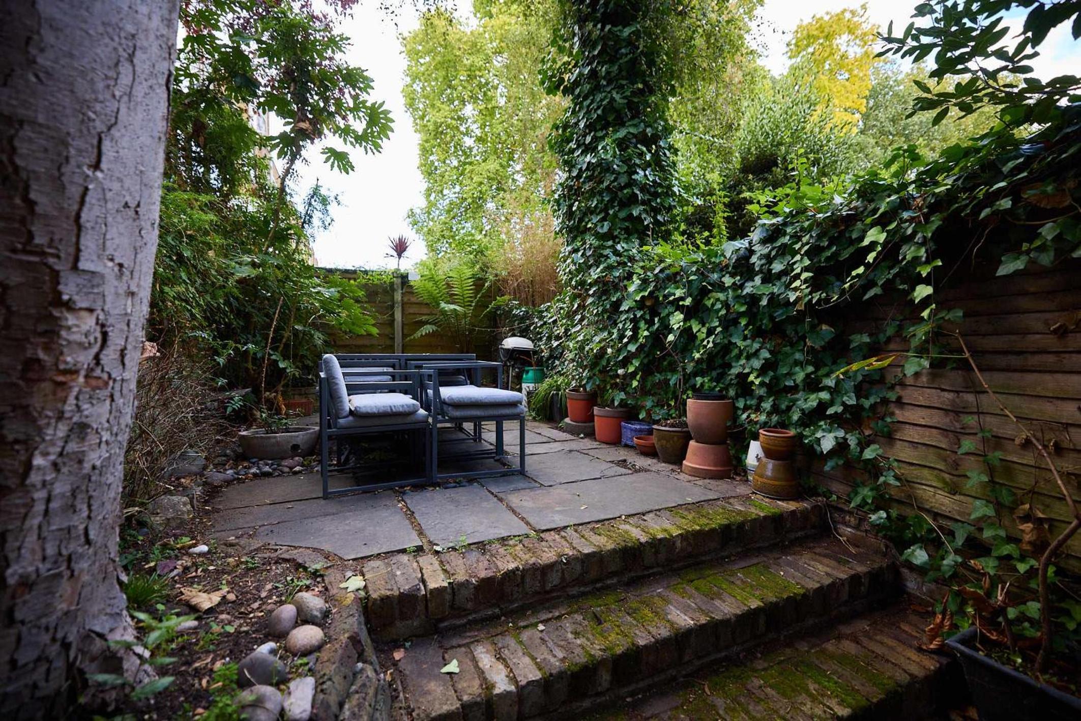 Kensington Garden Flat with Office & Outdoor Space