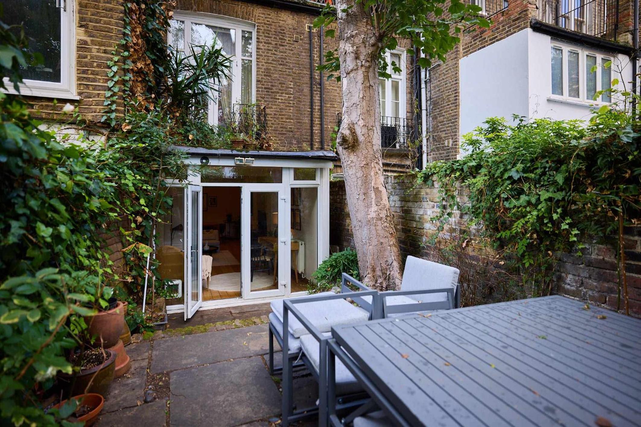 Kensington Garden Flat with Office & Outdoor Space