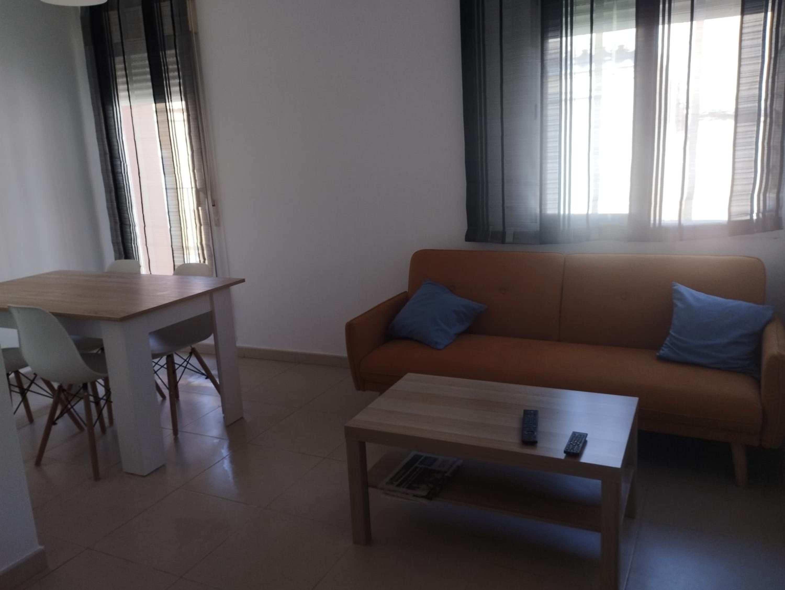 Apartamentos calatorao con jardín y 3 habitaciones