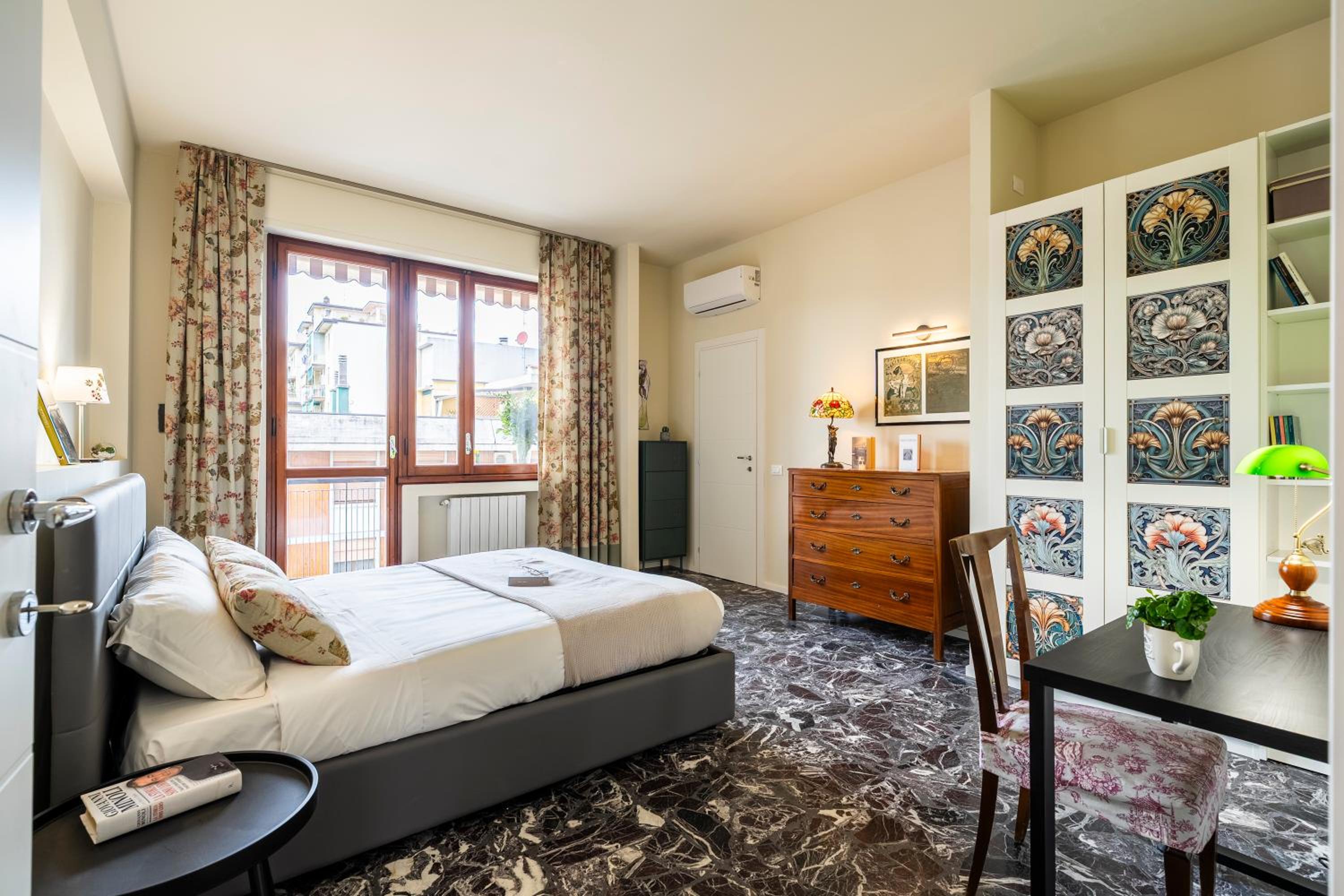 Illustrated Scene-new apt Redi 51