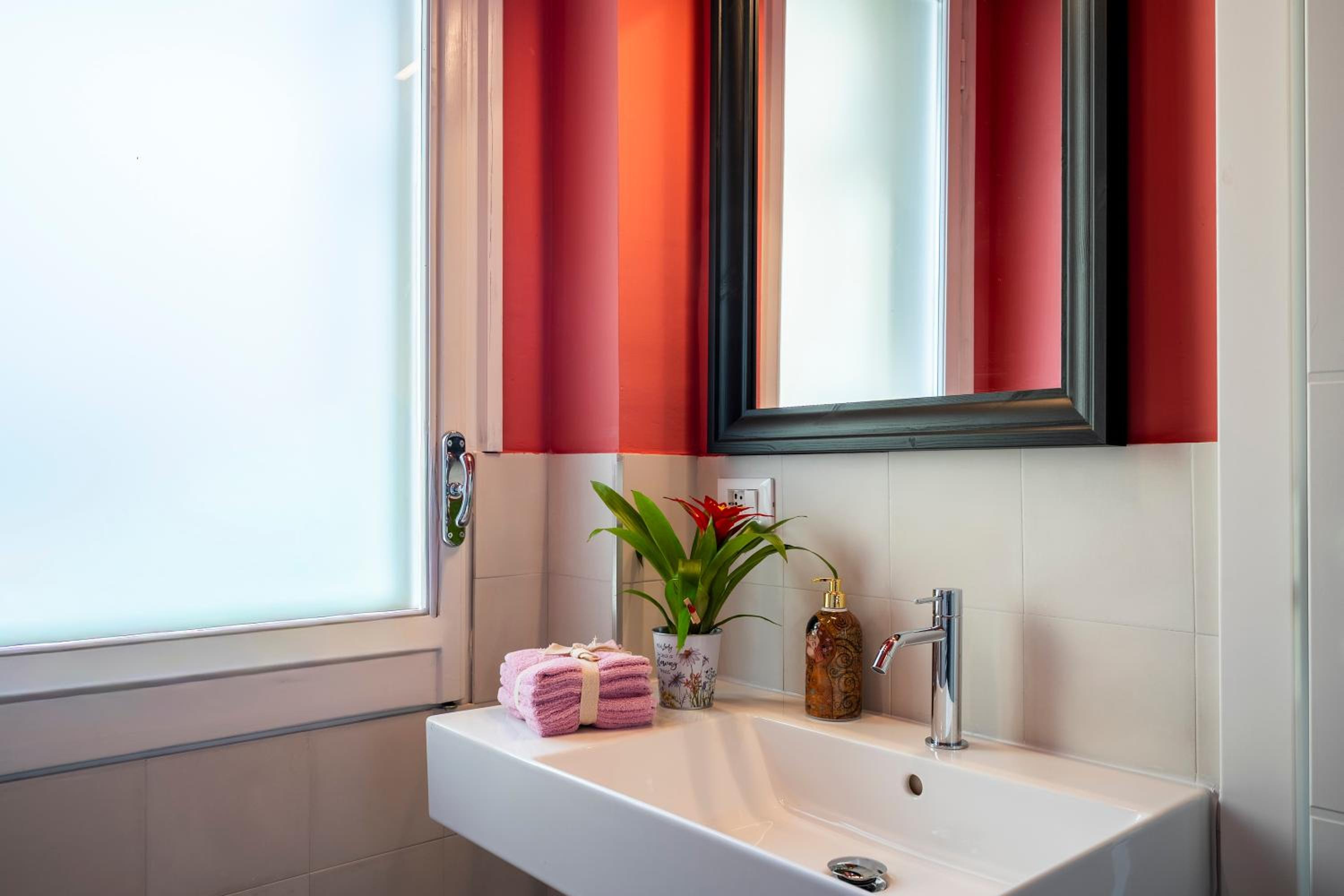 Illustrated Scene-new apt Redi 51