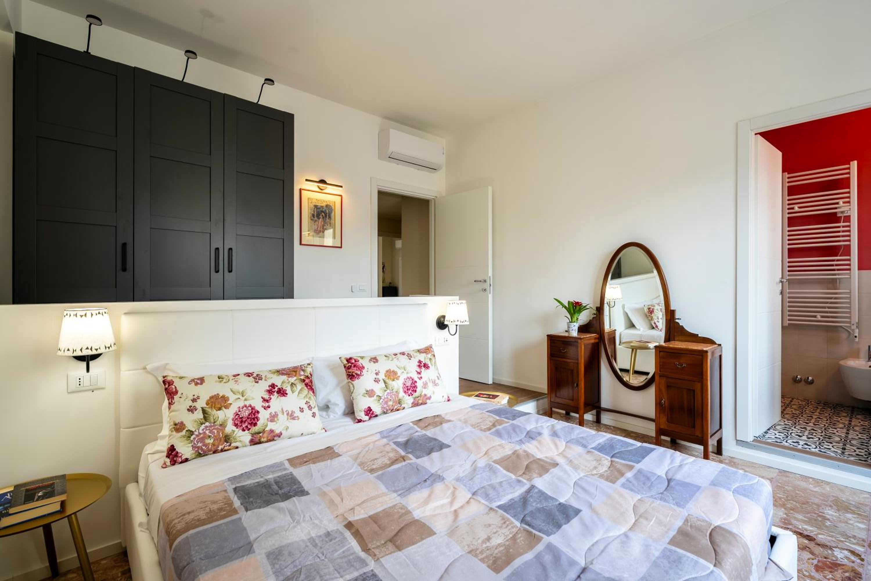 Illustrated Scene-new apt Redi 51