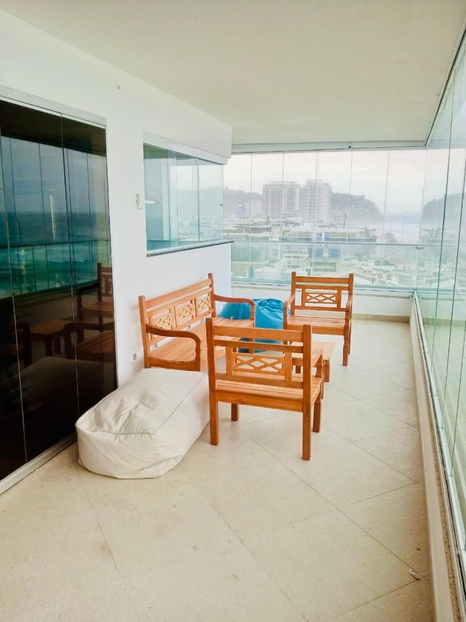 Praia do Pepê - Apartamento 2Q - Flat com Infra completa com Piscina e Sauna - Vista Mar Deslumbrante