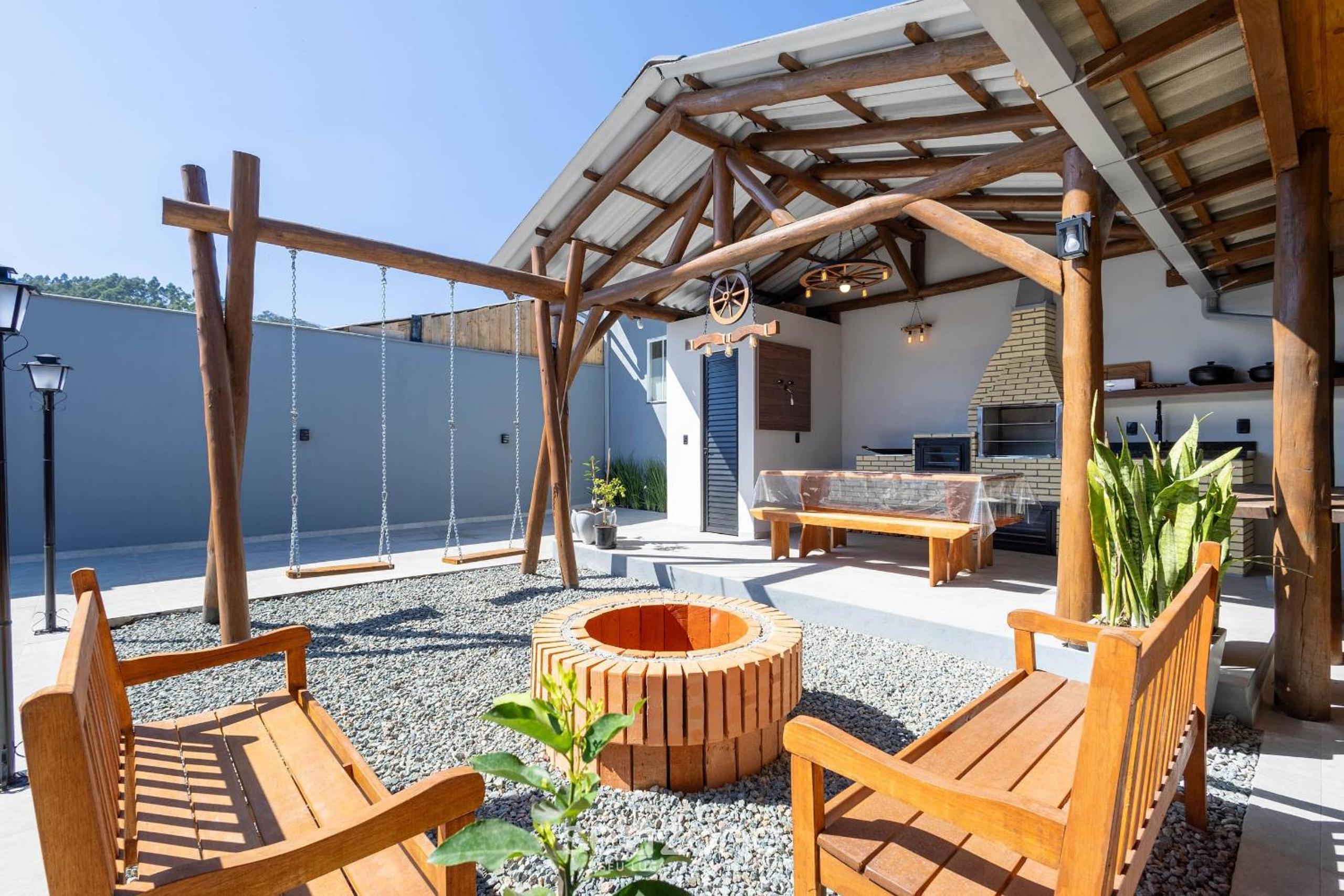 Comfortable and Sophisticated Accommodations Just Minutes from the Beach - VIL