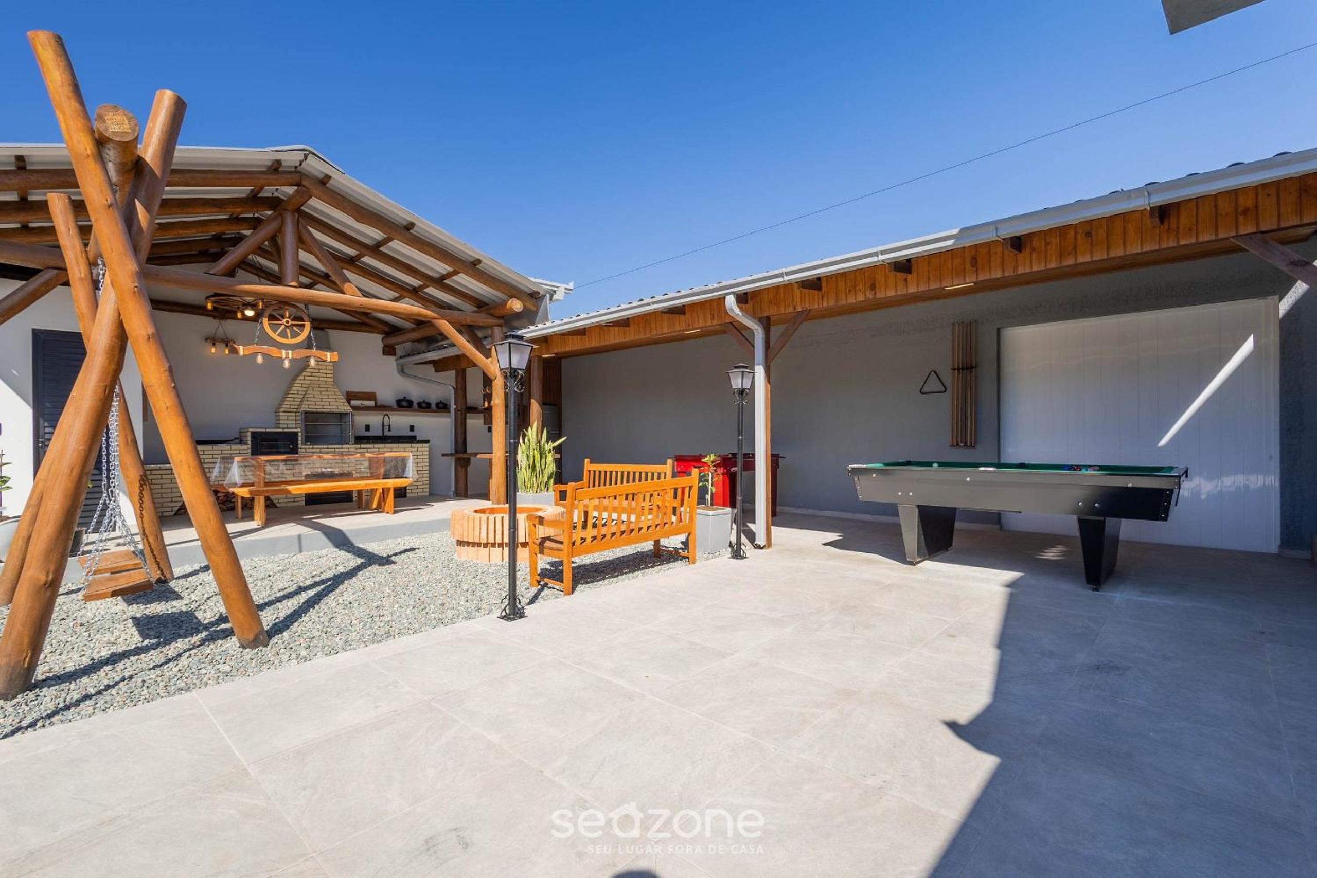 Comfortable and Sophisticated Accommodations Just Minutes from the Beach - VIL