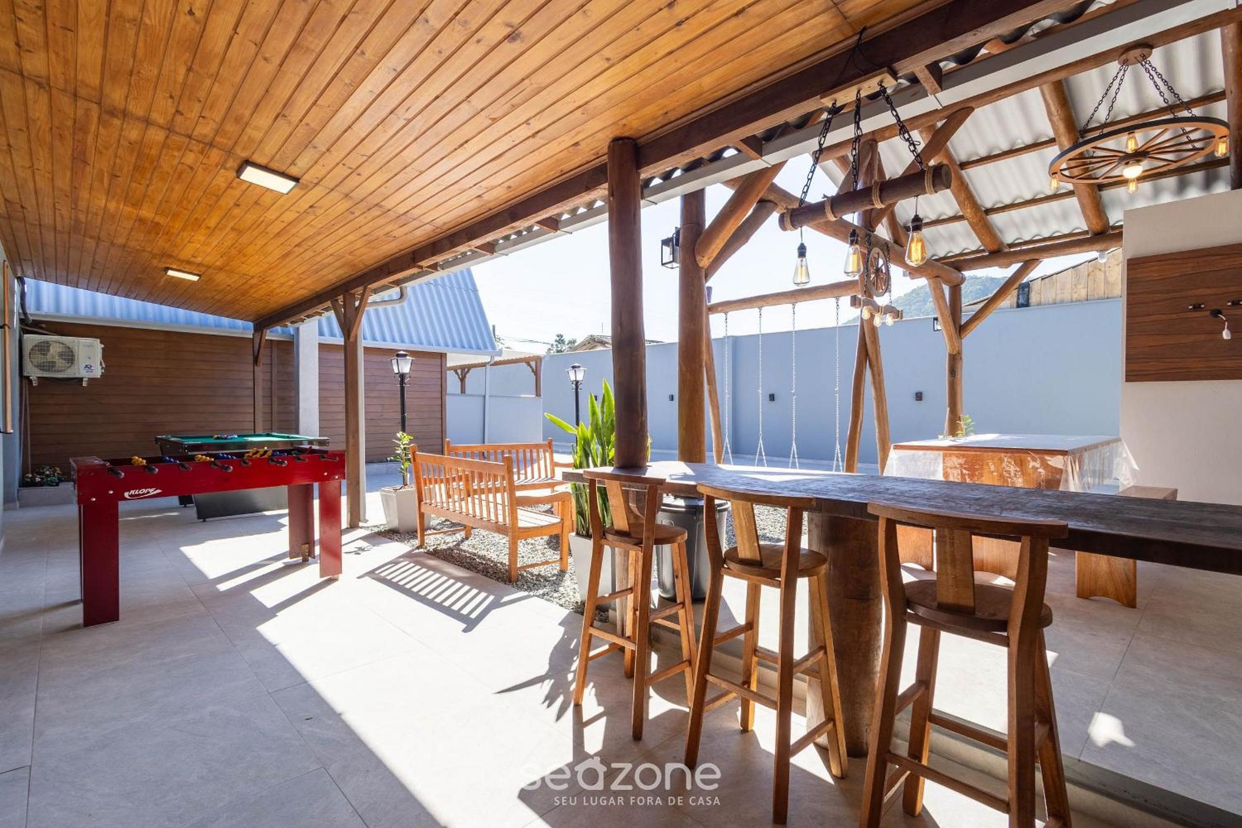 Comfortable and Sophisticated Accommodations Just Minutes from the Beach - VIL