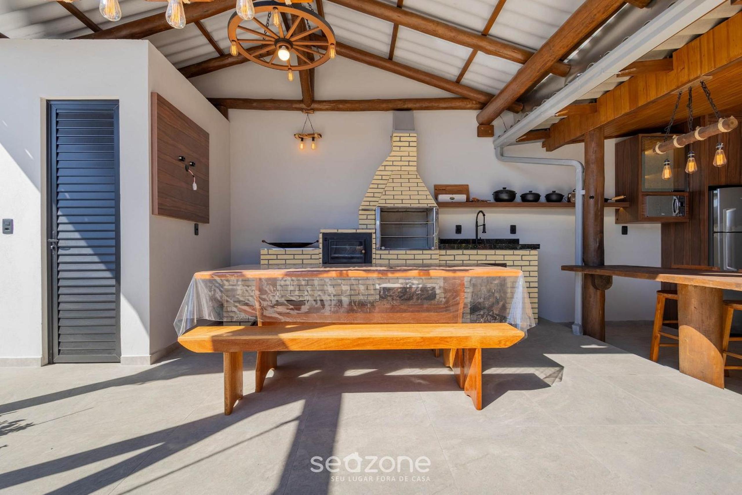 Comfortable and Sophisticated Accommodations Just Minutes from the Beach - VIL