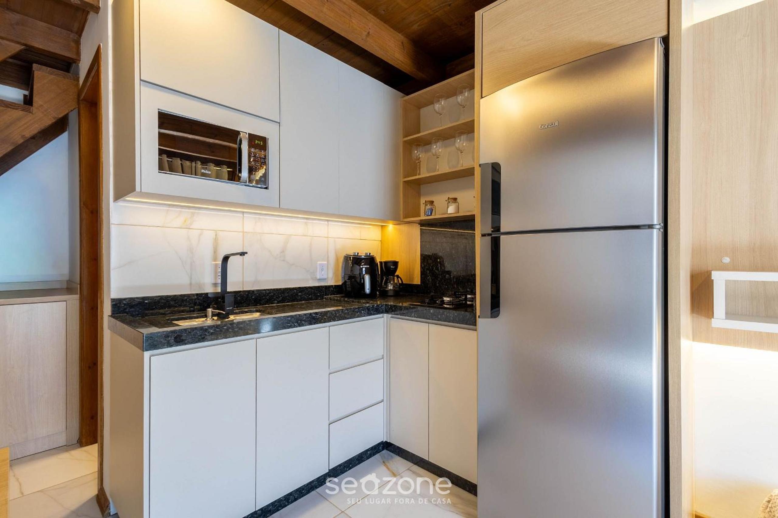 Comfortable and Sophisticated Accommodations Just Minutes from the Beach - VIL