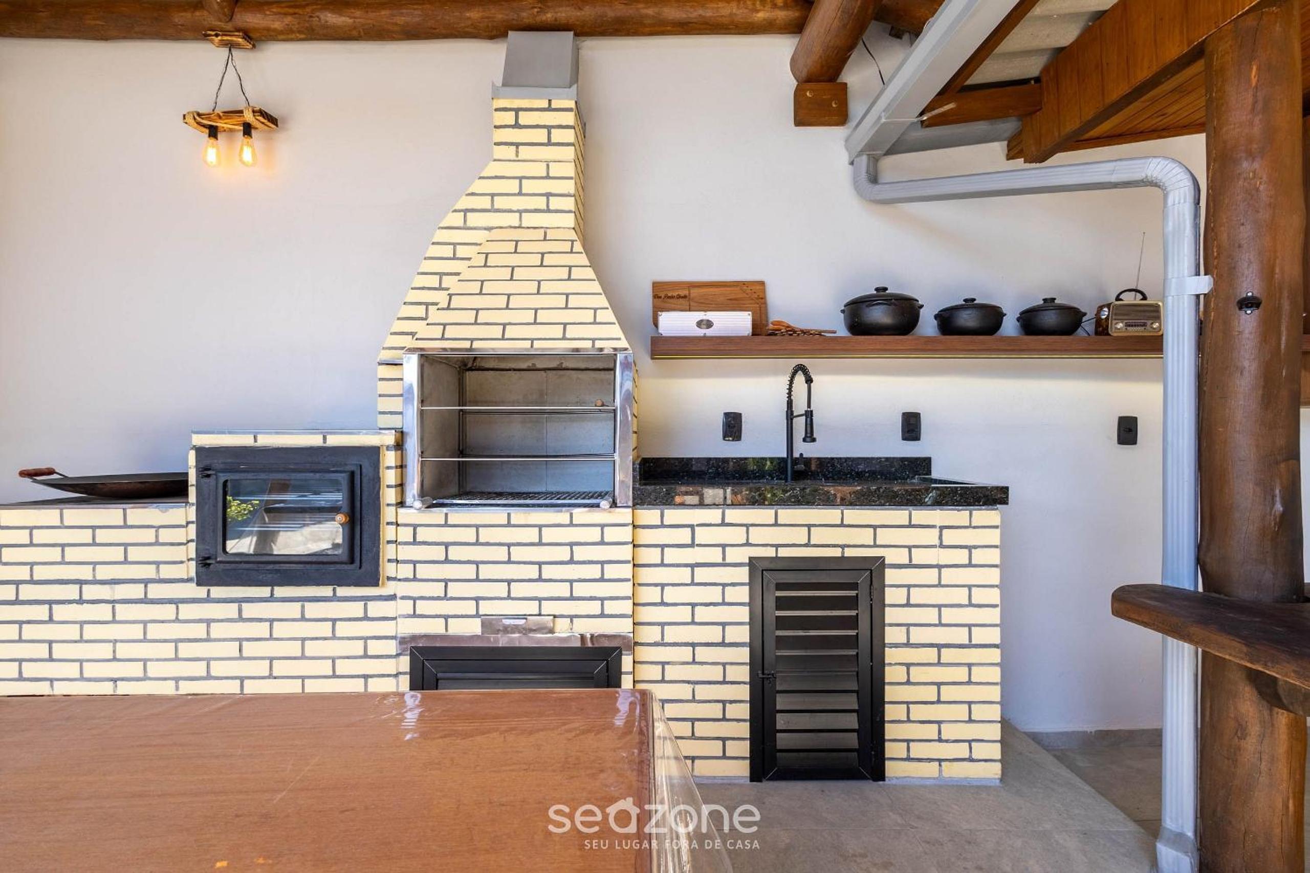 Comfortable and Sophisticated Accommodations Just Minutes from the Beach - VIL