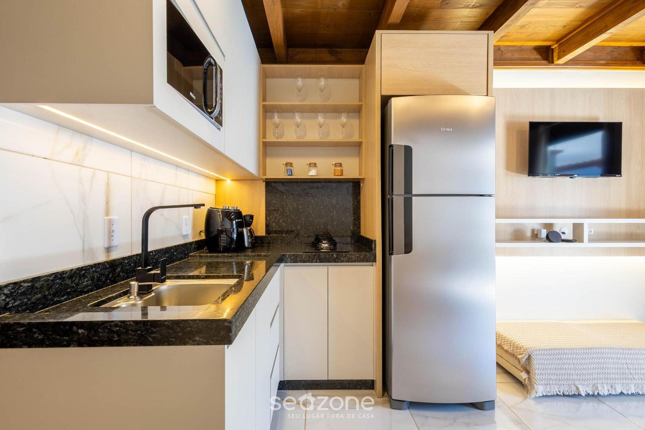 Comfortable and Sophisticated Accommodations Just Minutes from the Beach - VIL