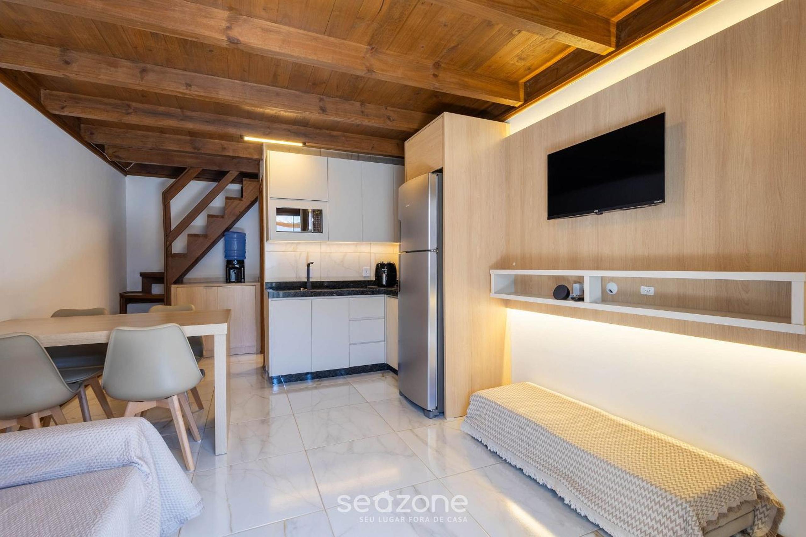 Comfortable and Sophisticated Accommodations Just Minutes from the Beach - VIL