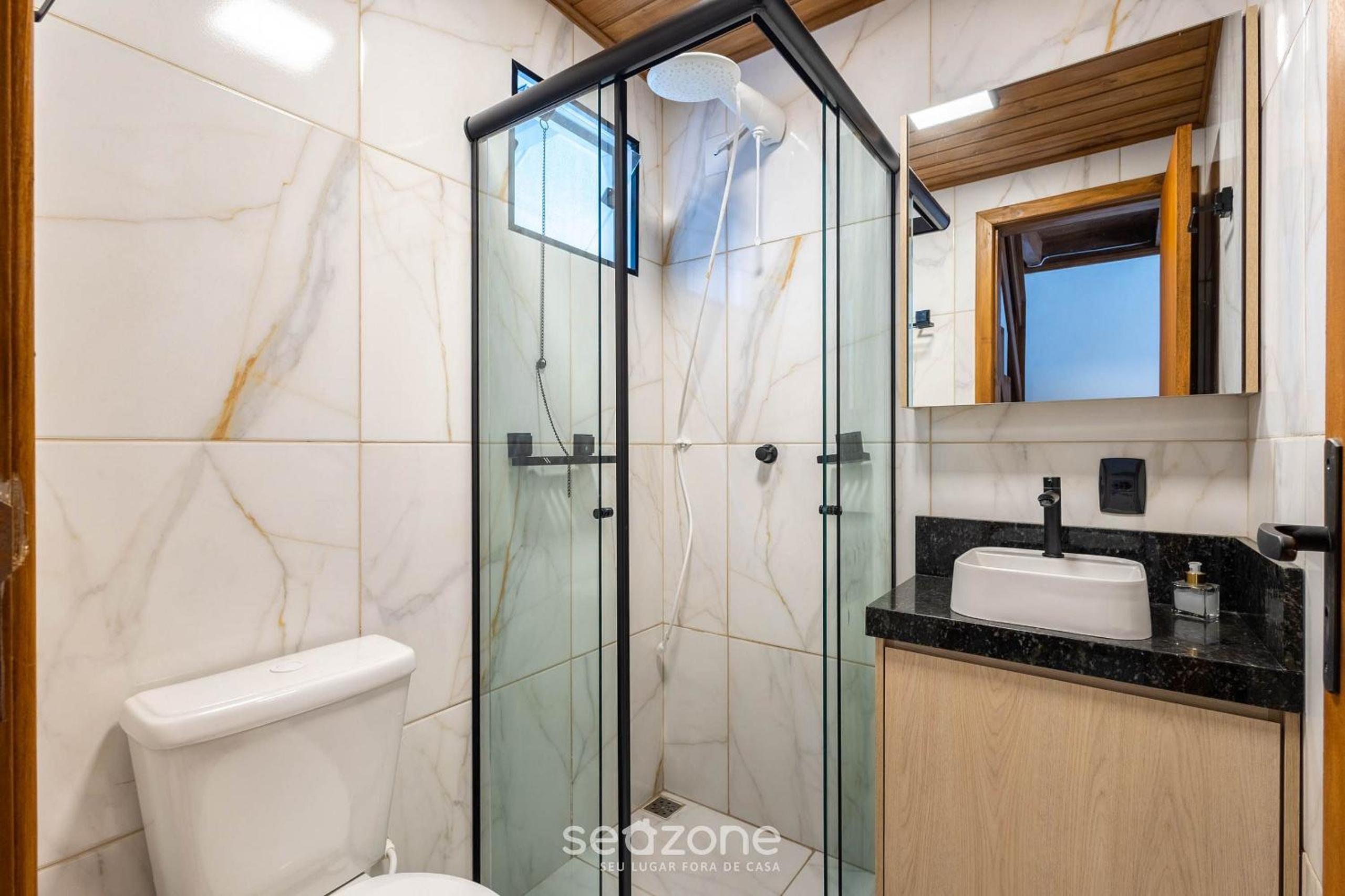 Comfortable and Sophisticated Accommodations Just Minutes from the Beach - VIL