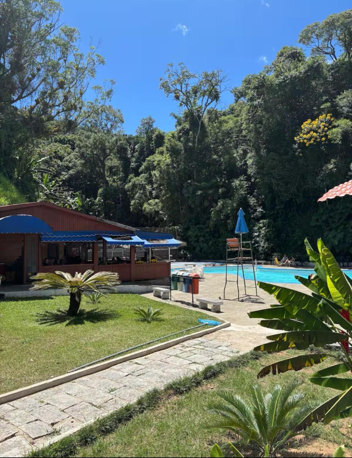 Loft em condomínio próximo à entrada da cidade