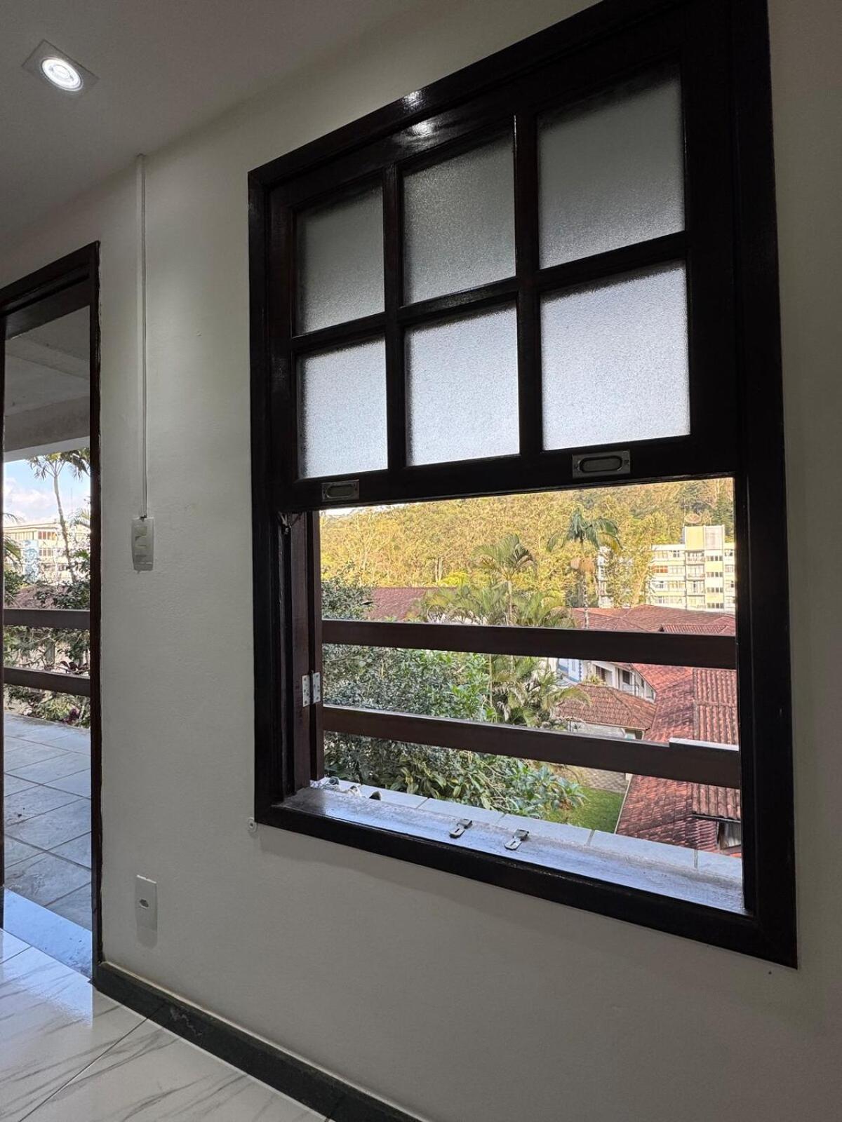 Loft em condomínio próximo à entrada da cidade