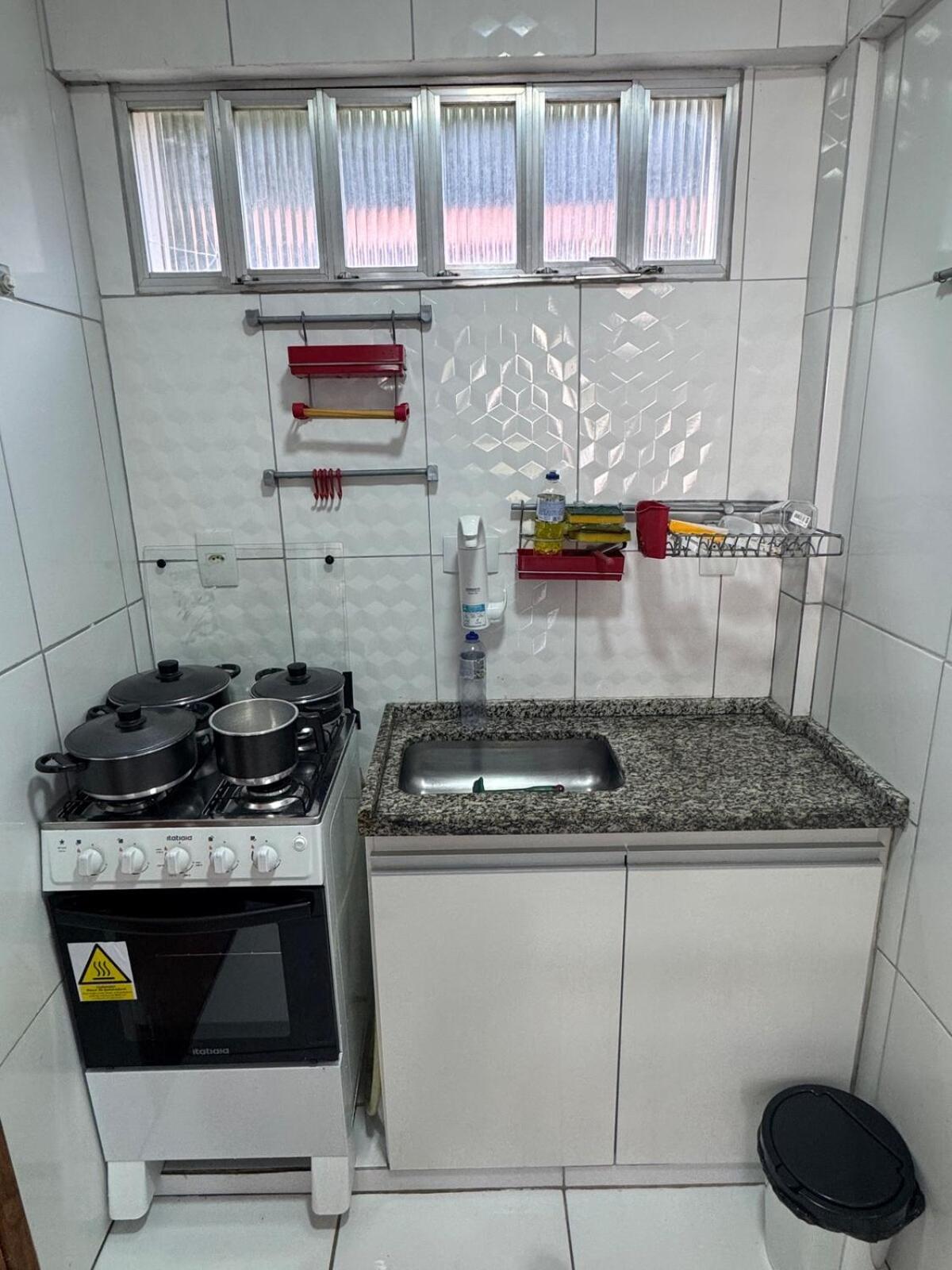 Loft em condomínio próximo à entrada da cidade