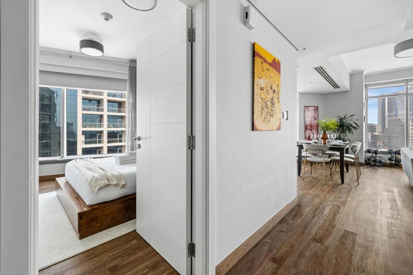 Luxury 1BR with Workspace Next To Dubai Mall