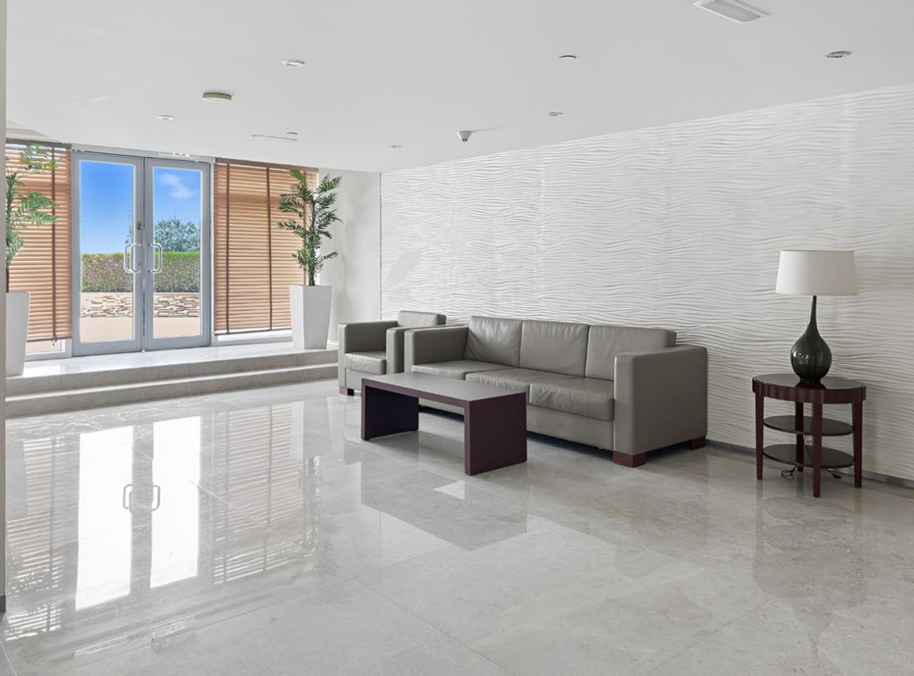 Luxury 1BR with Workspace Next To Dubai Mall