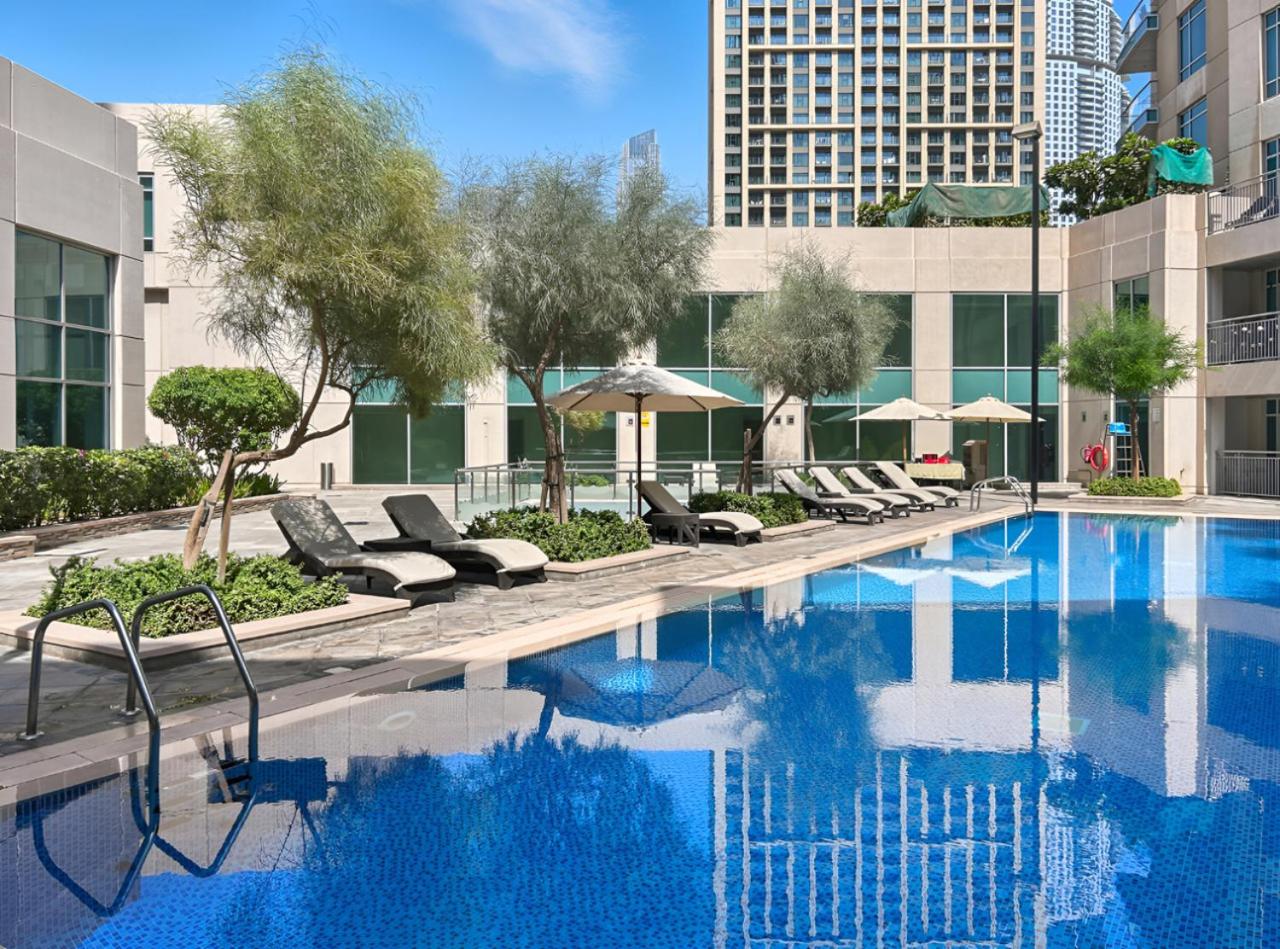 Luxury 1BR with Workspace Next To Dubai Mall