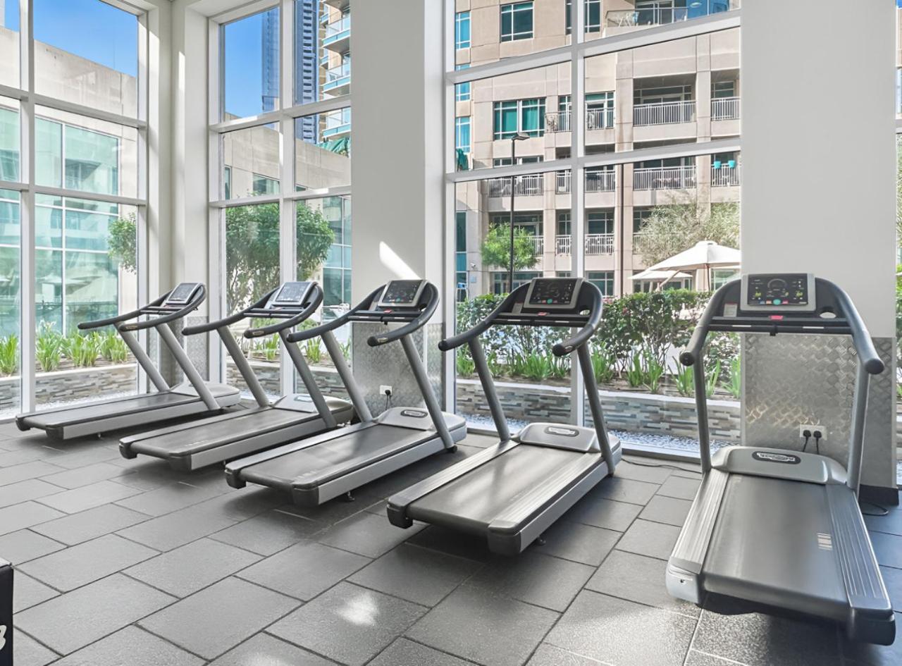 Luxury 1BR with Workspace Next To Dubai Mall