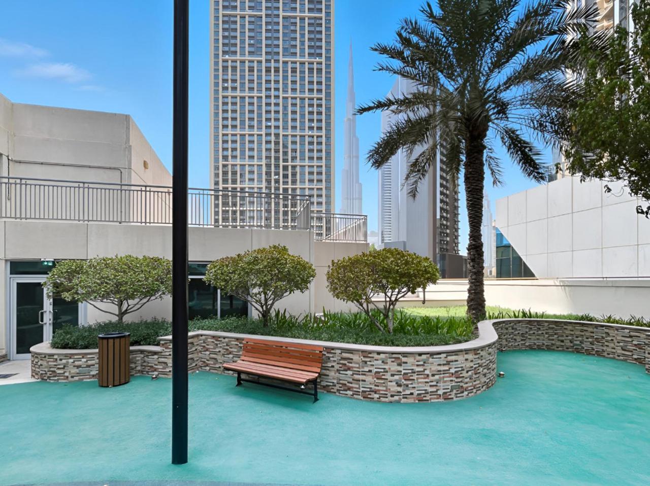 Luxury 1BR with Workspace Next To Dubai Mall