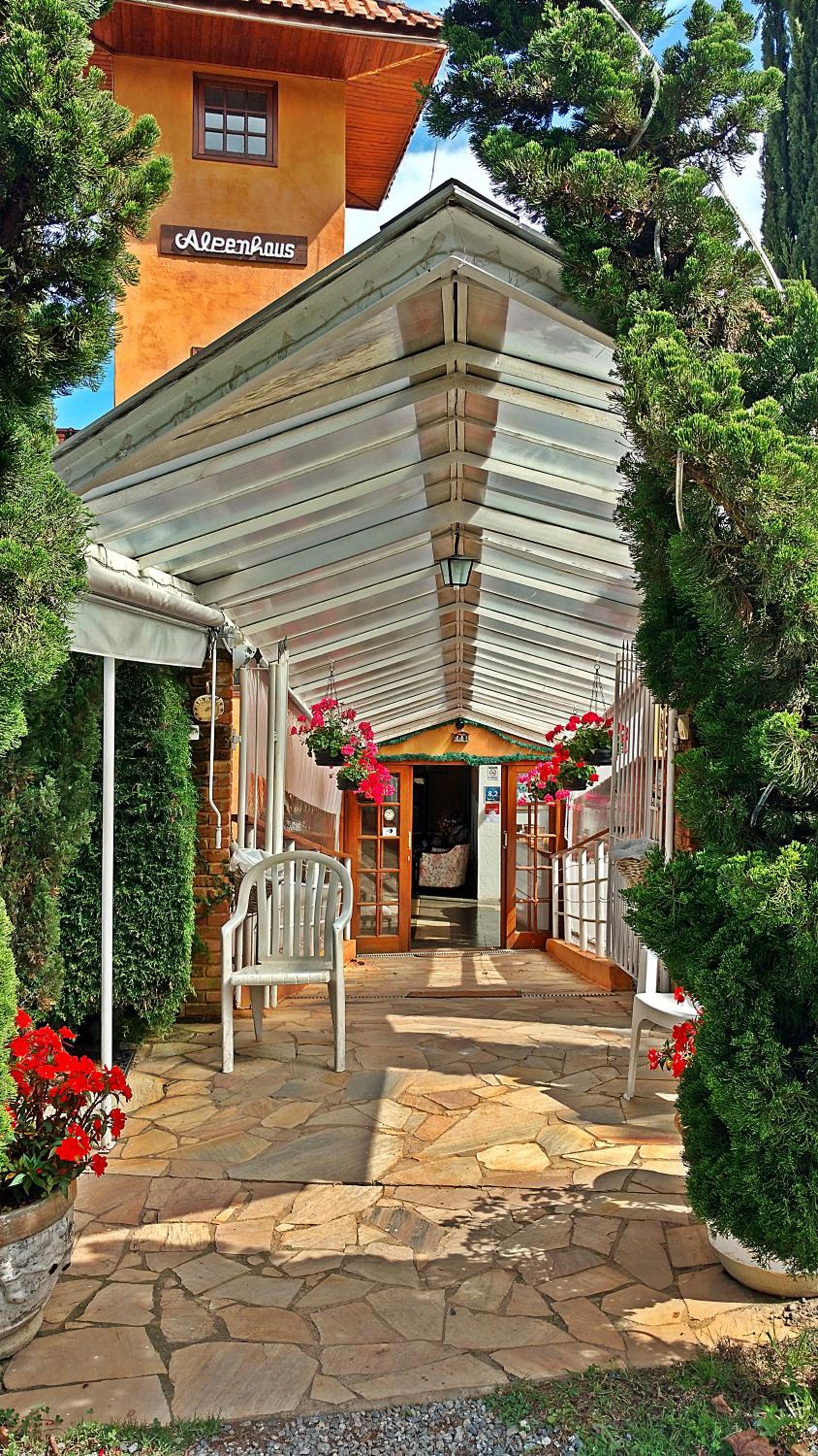 Alpenhaus Pousada