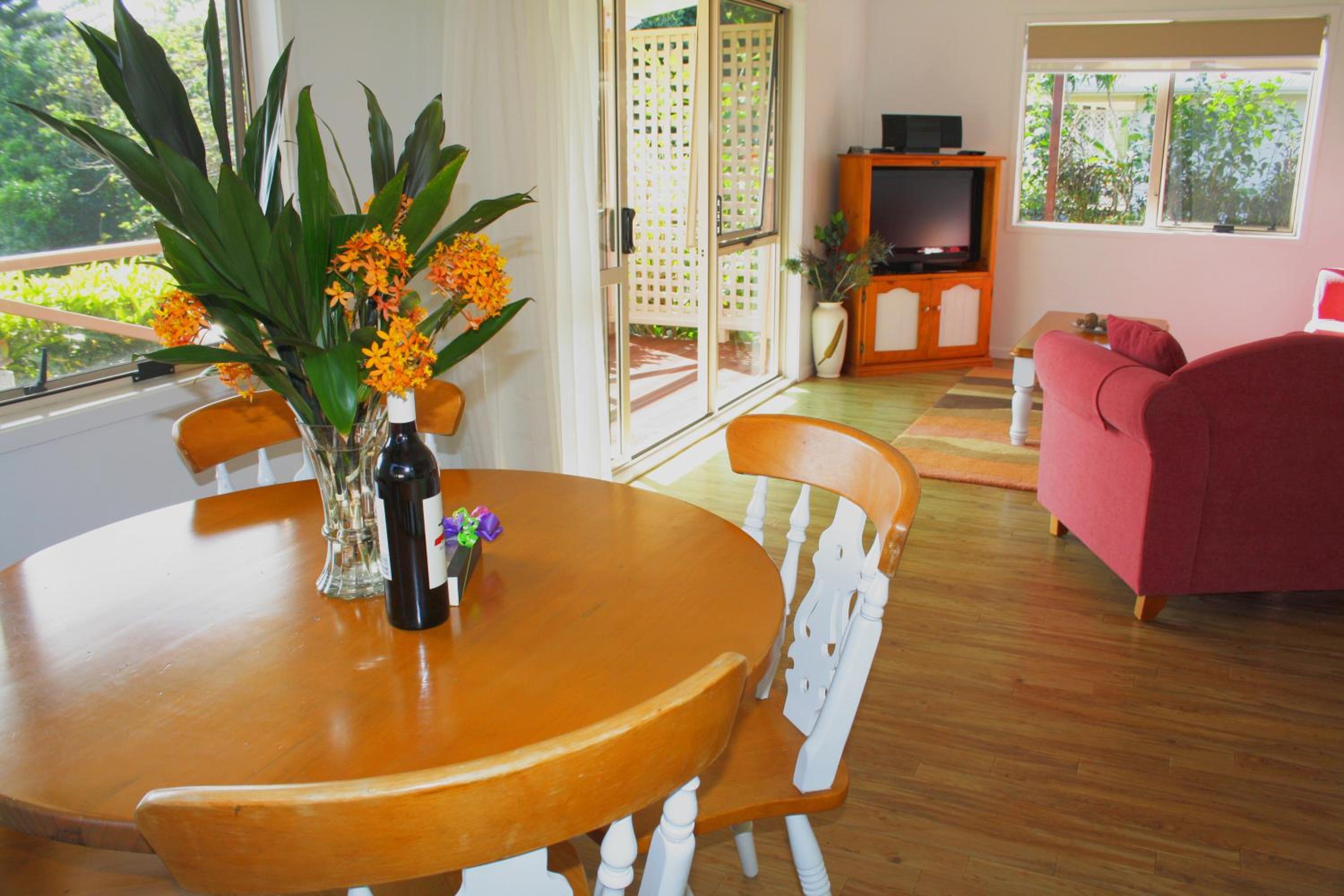 Poinciana Cottages