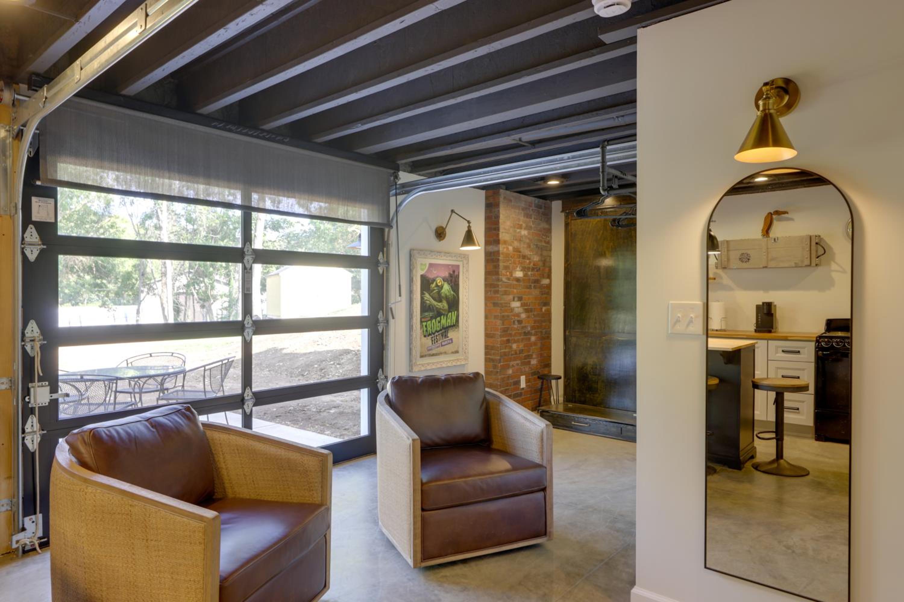 Unique Studio on Obanyon Creek in Dtwn Loveland!